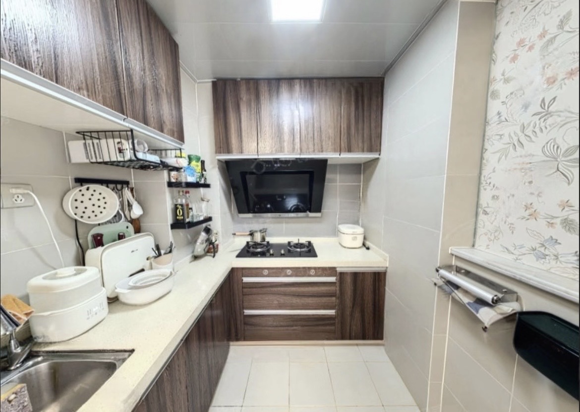 蓝水湾二期  2室2厅1卫    129.0万 蓝水湾二期  2室2厅1卫    129.0万客厅