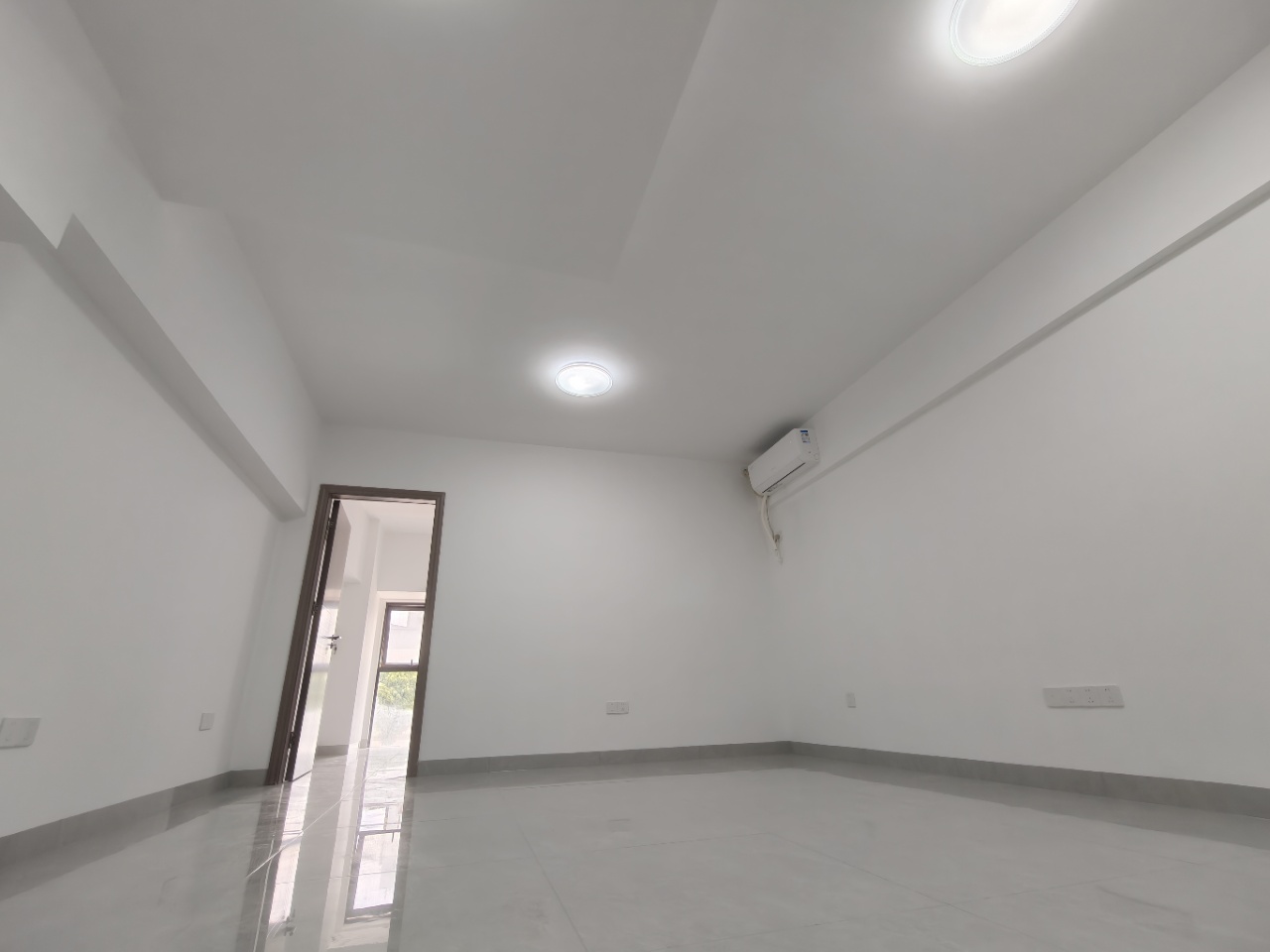 锦地翰城二期 1室2厅1卫 65.0万 锦地翰城二期 1室2厅1卫 65.0万室内图