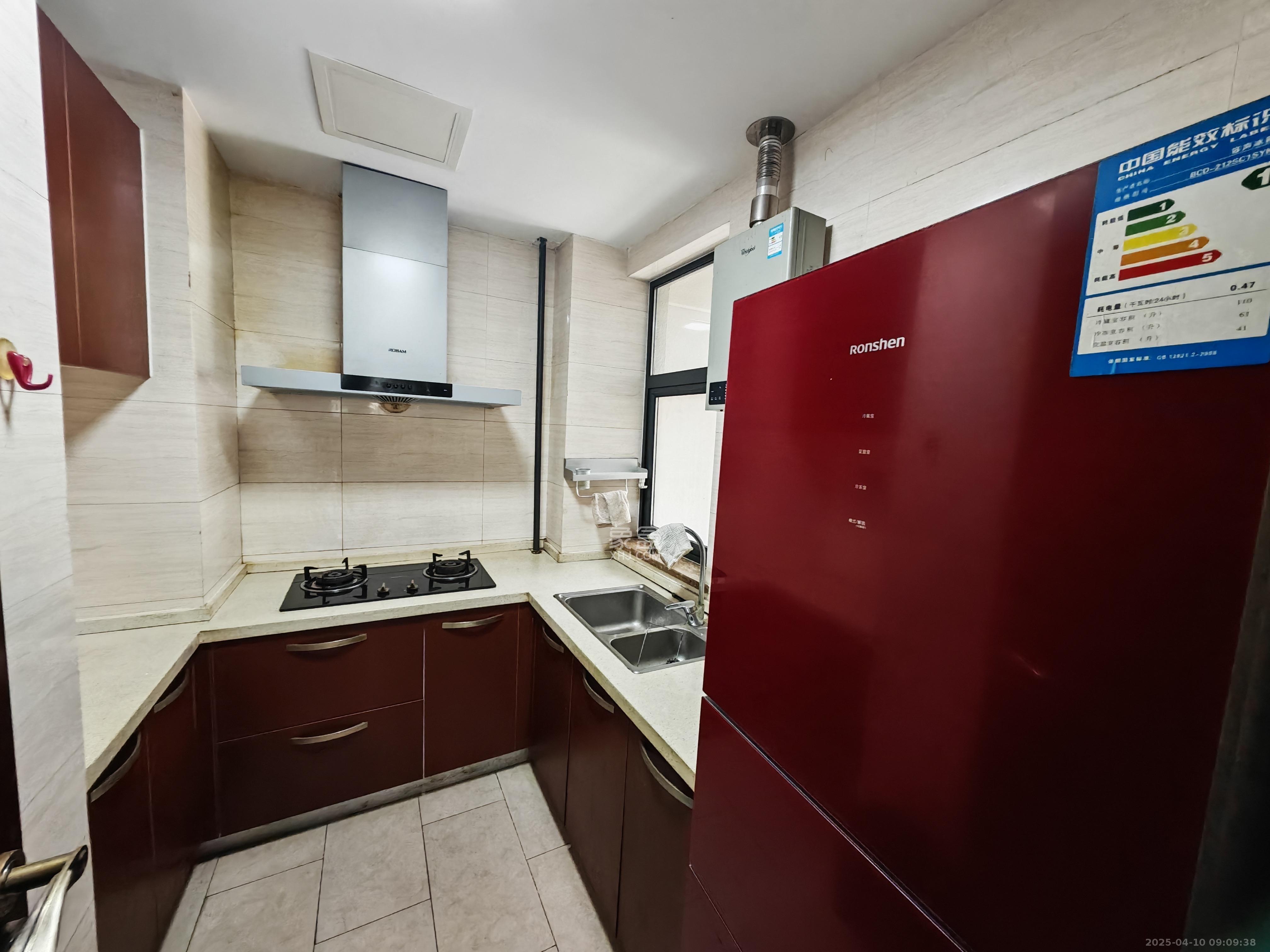 好莱城(弘德西街) 3室2厅1卫 2300.0元/月 好莱城(弘德西街) 3室2厅1卫 2300.0元/月室内图