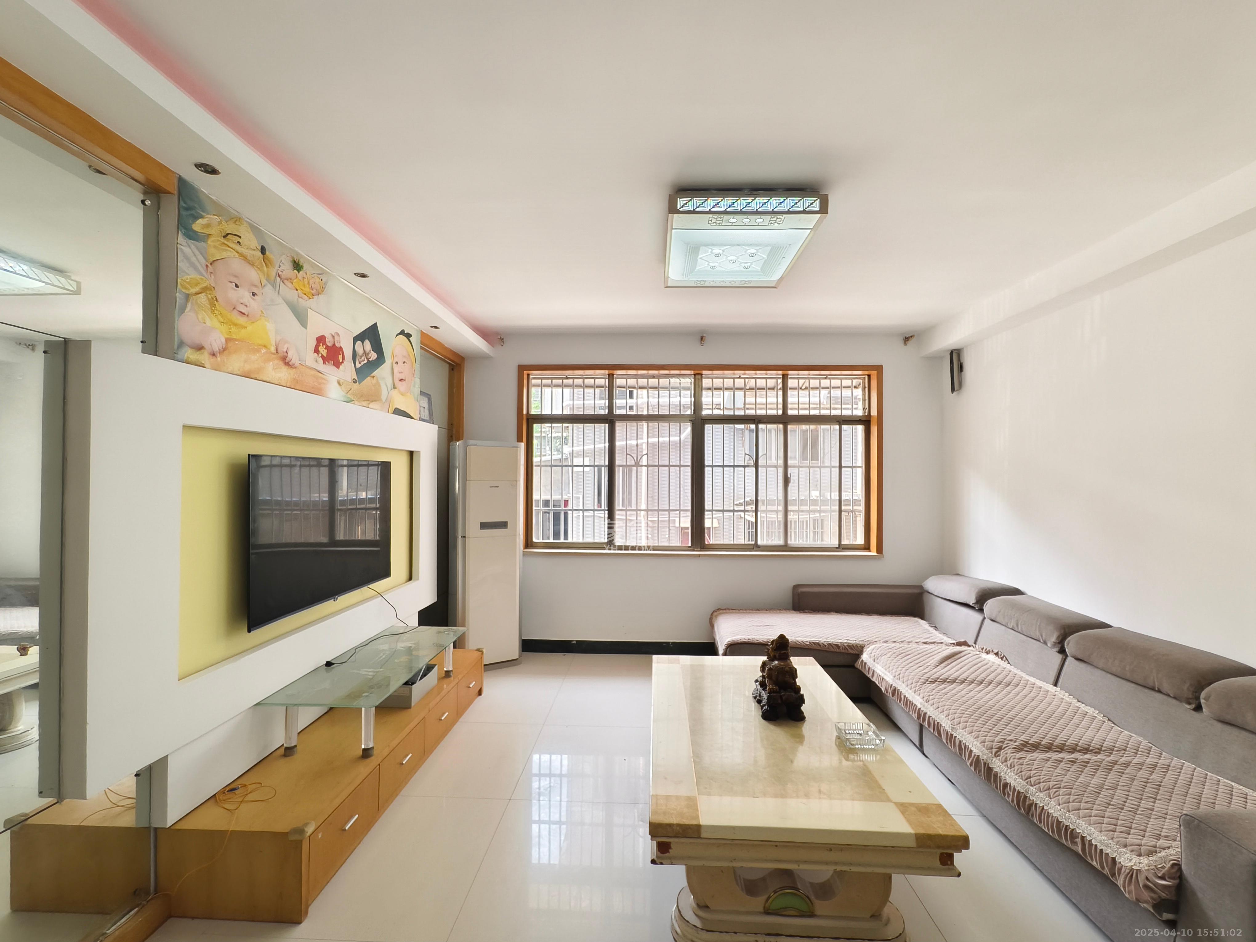 馨宇锦园(凯杨馨宇)  3室2厅2卫    2300.0元/月 馨宇锦园(凯杨馨宇)  3室2厅2卫    2300.0元/月