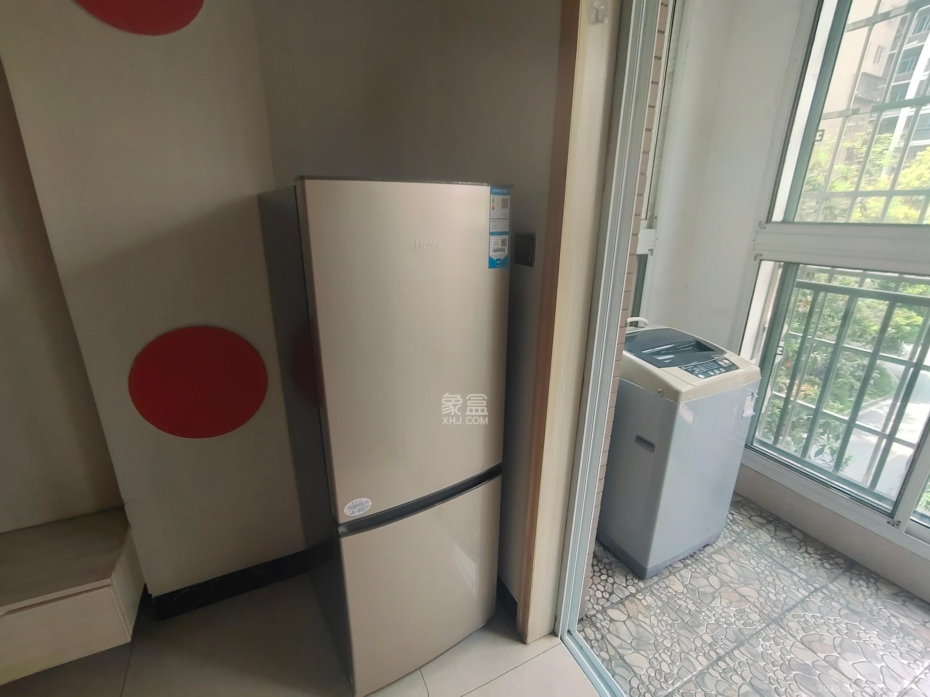 和馨园  3室2厅2卫   2450.00元/月室内图