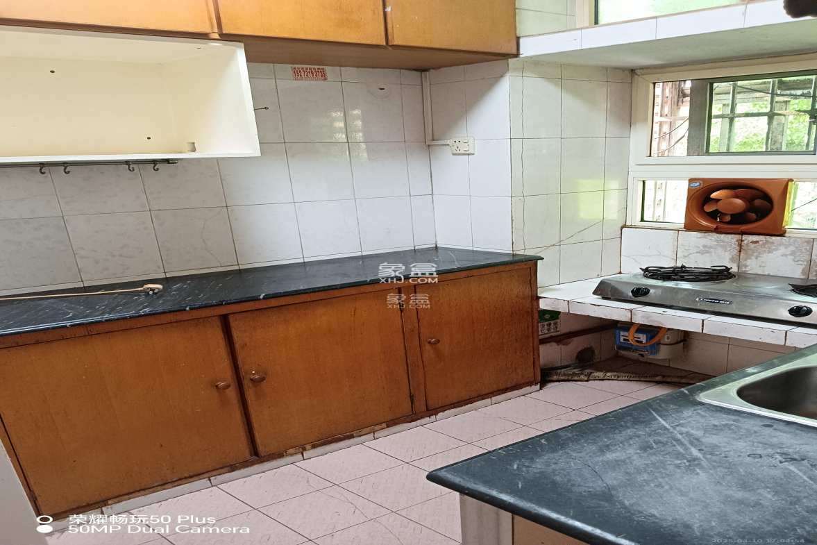 天心物业 3室1厅1卫 1600.0元/月 天心物业 3室1厅1卫 1600.0元/月室内图