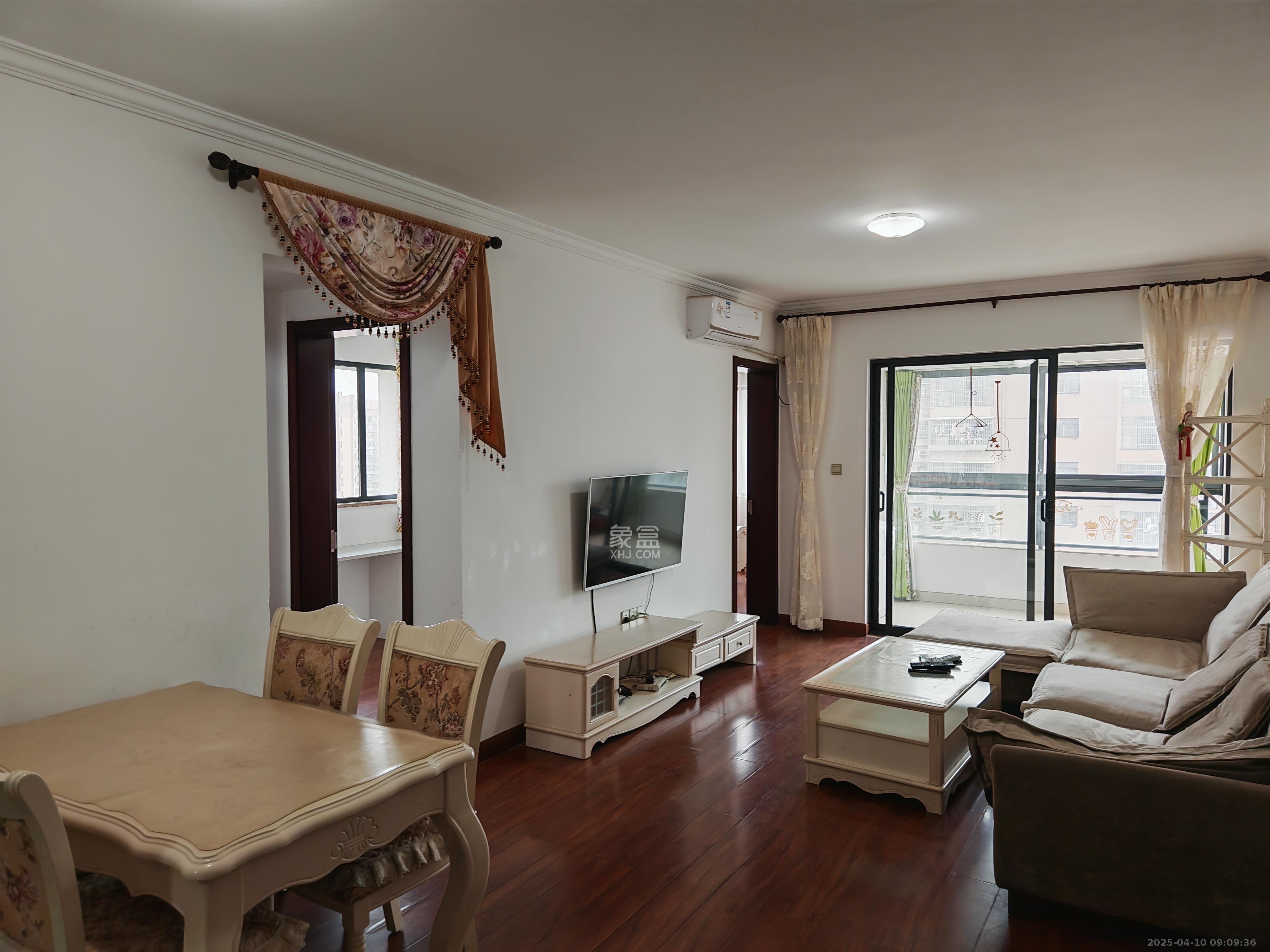 好莱城(弘德西街) 3室2厅1卫 2300.0元/月 好莱城(弘德西街) 3室2厅1卫 2300.0元/月室内图