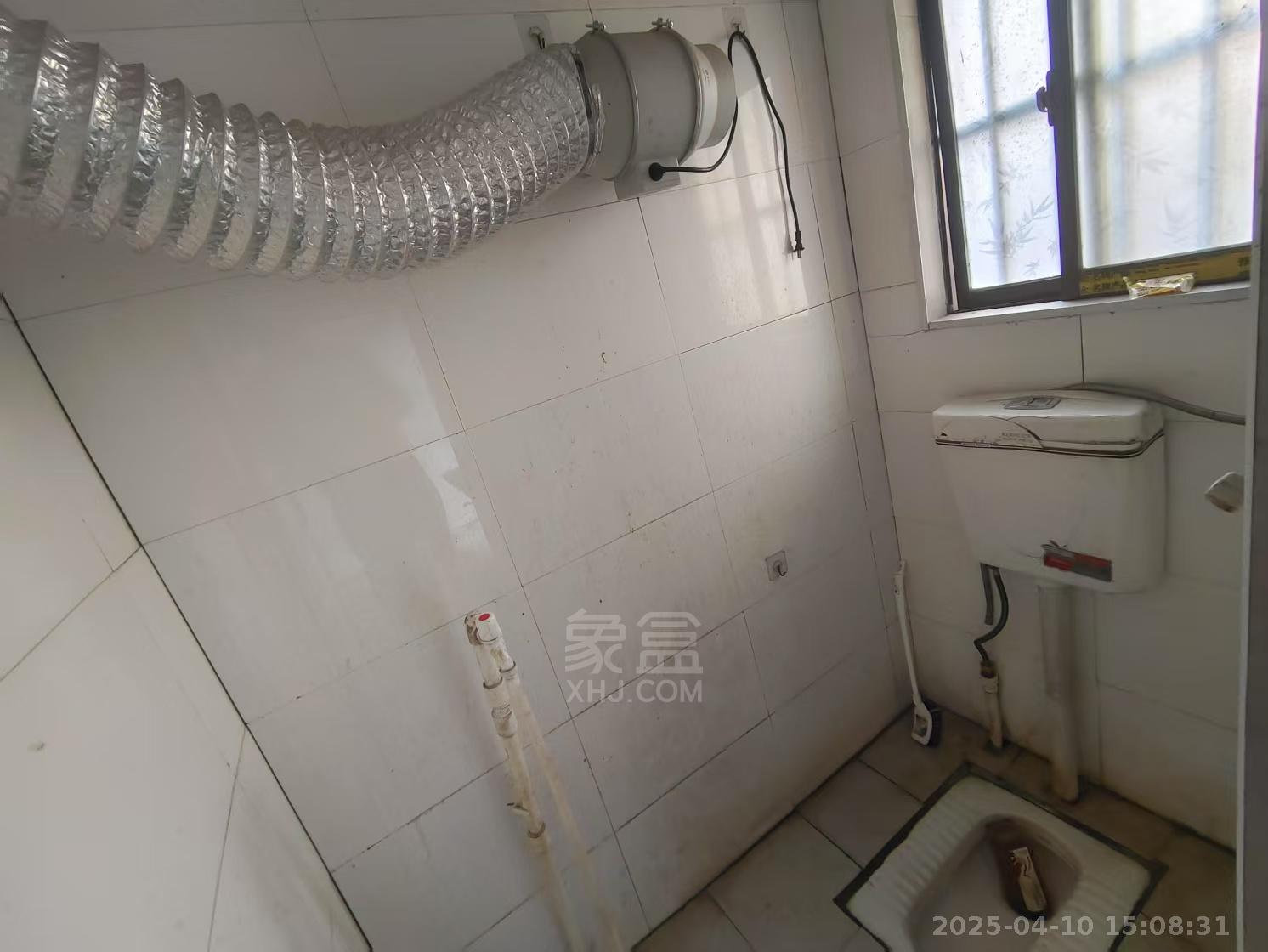 富绅花园 1室1厅1卫 400.0元/月 富绅花园 1室1厅1卫 400.0元/月室内图