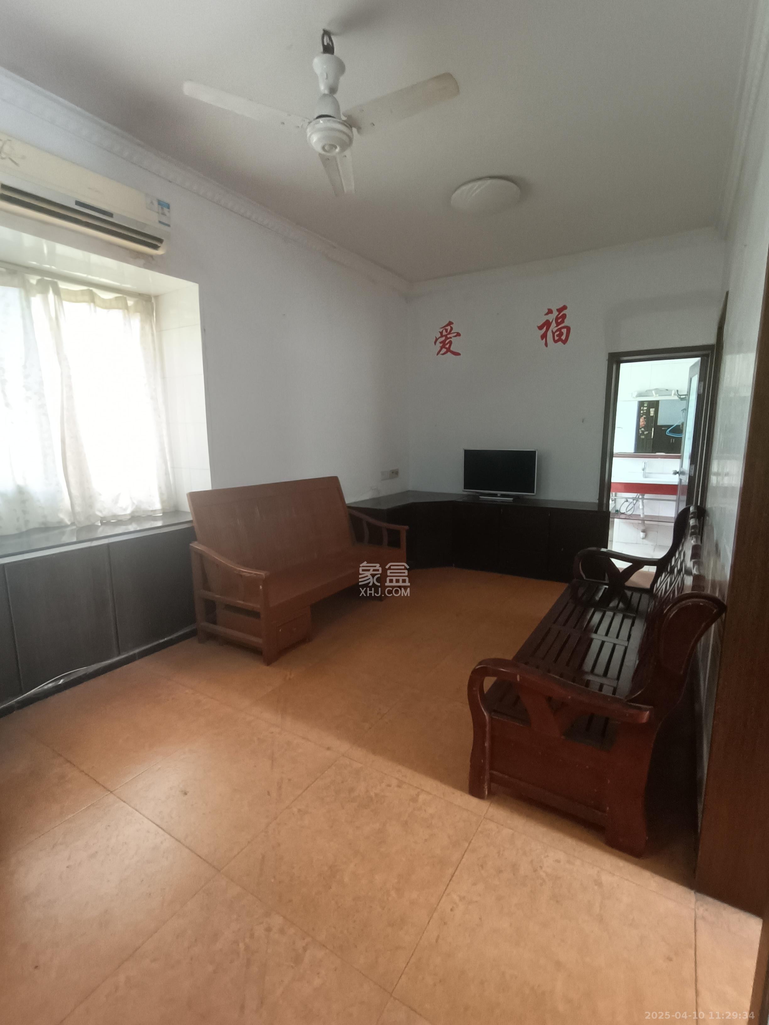 省机械工业学院（湖南工业职业学院雨花校区）  3室1厅1卫   2000.00元/月