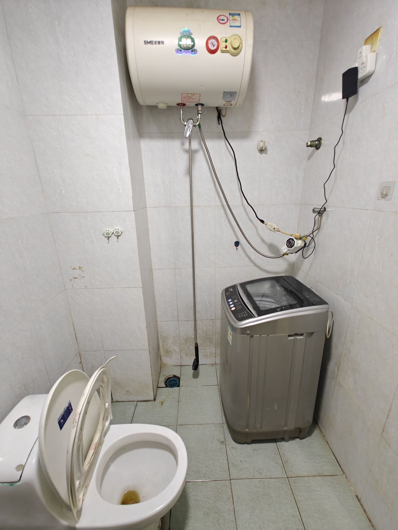 嘉茂大厦  1室1厅1卫   1100.00元/月室内图
