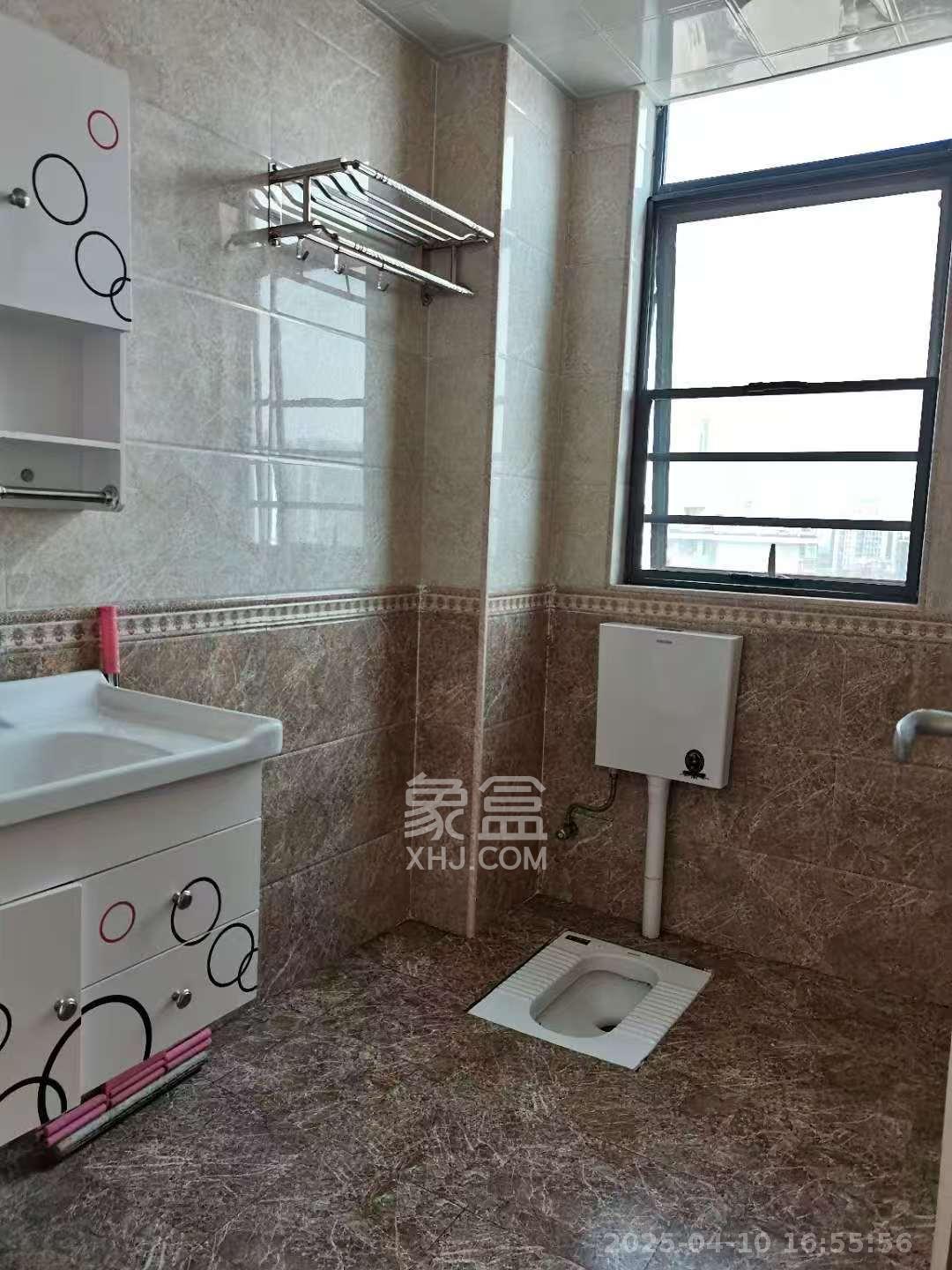 天元涉外景园C区  3室2厅2卫   2600.00元/月室内图