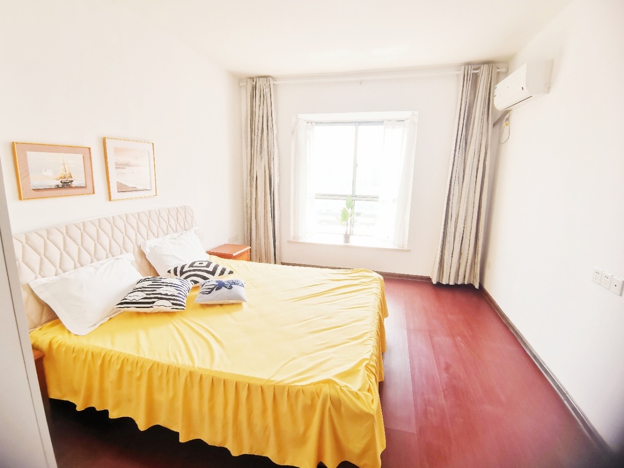 长和广场 3室2厅2卫 2500.0元/月 长和广场 3室2厅2卫 2500.0元/月室内图