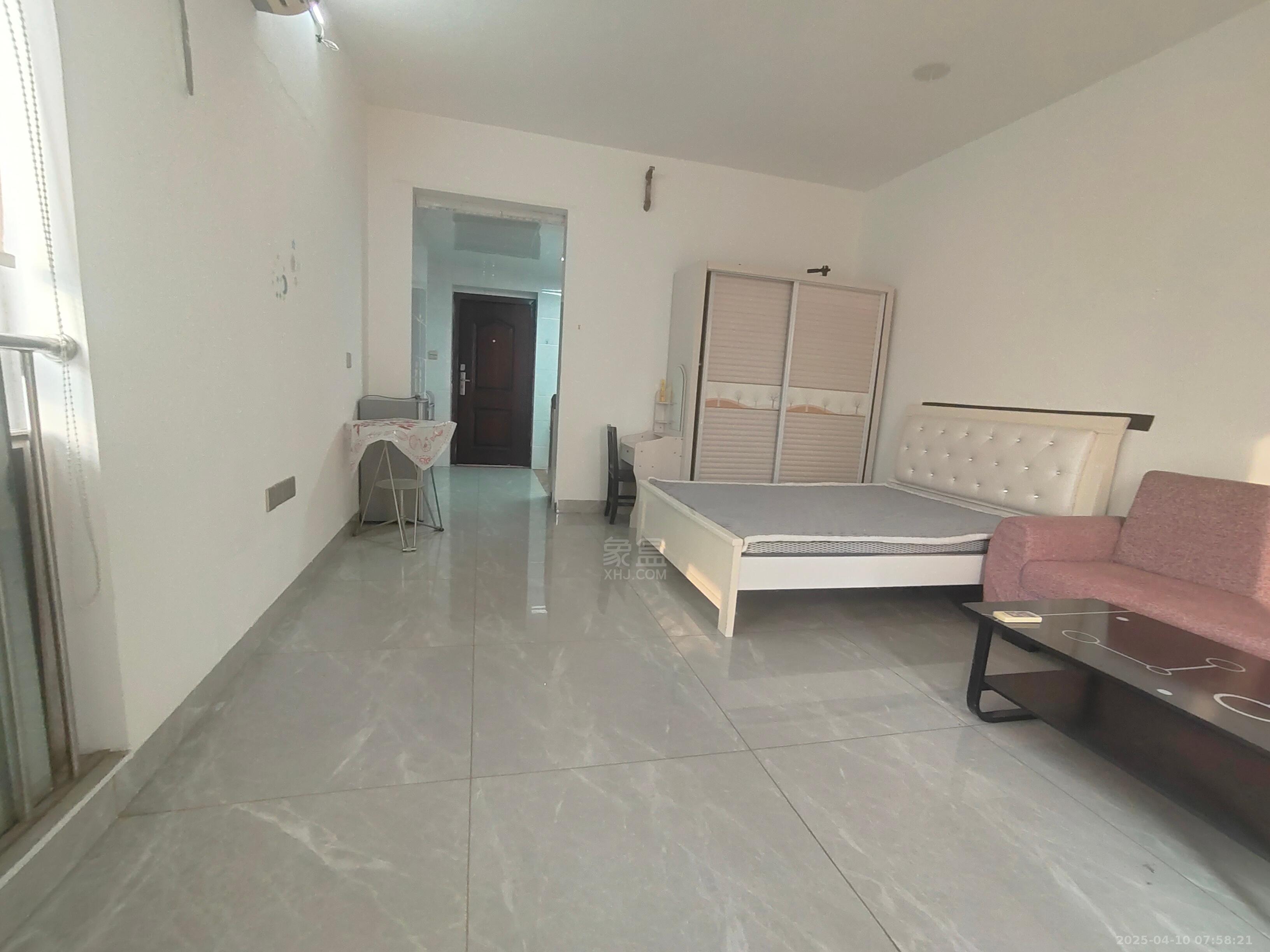 鸿益广场 1室1厅1卫 1100.0元/月 鸿益广场 1室1厅1卫 1100.0元/月室内图