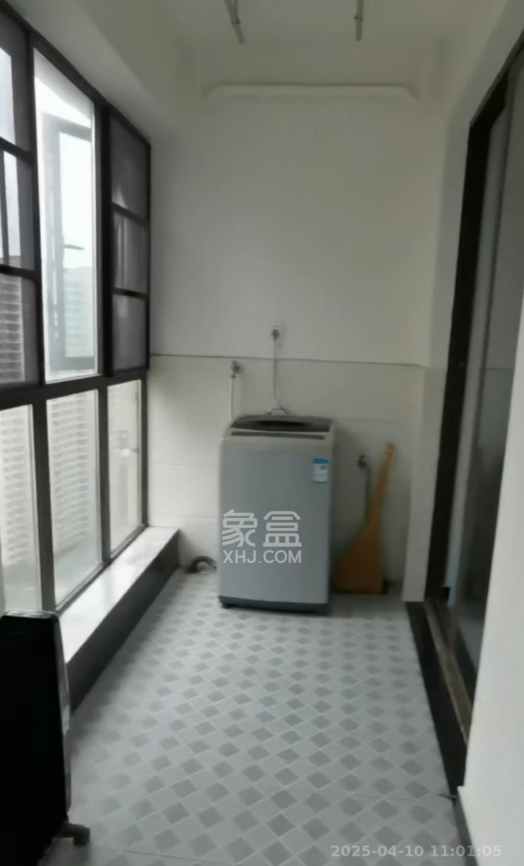 卓越浅水湾  3室2厅2卫   2800.00元/月室内图