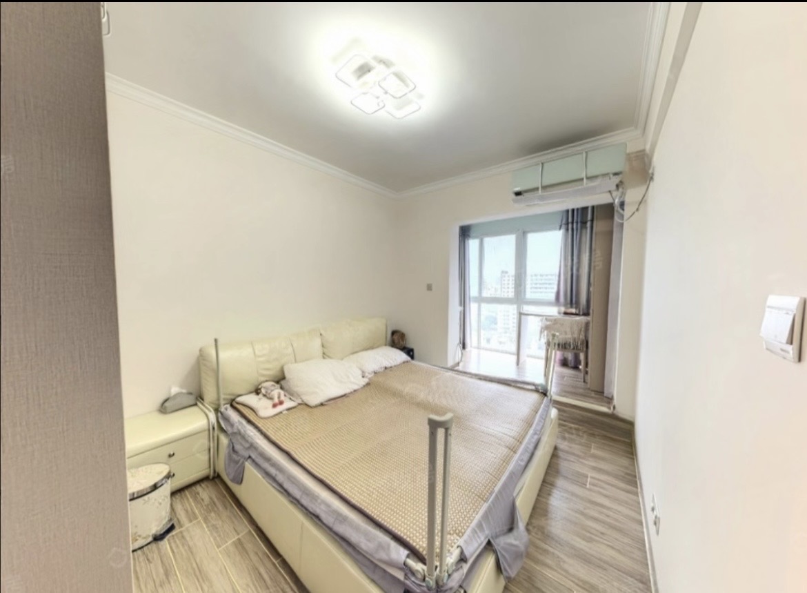 蓝水湾二期  2室2厅1卫    129.0万 蓝水湾二期  2室2厅1卫    129.0万客厅