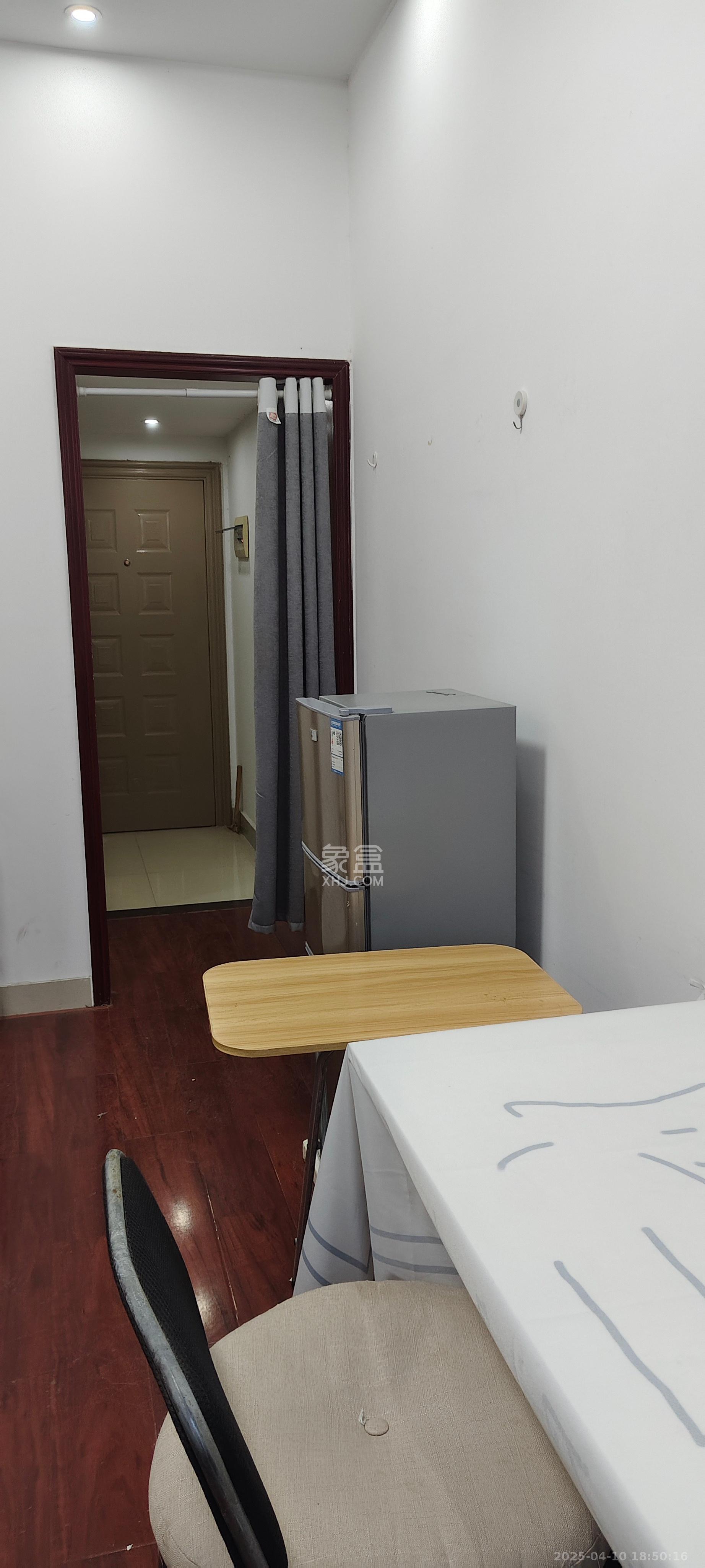 阳光新城  1室1厅1卫   1200.00元/月室内图