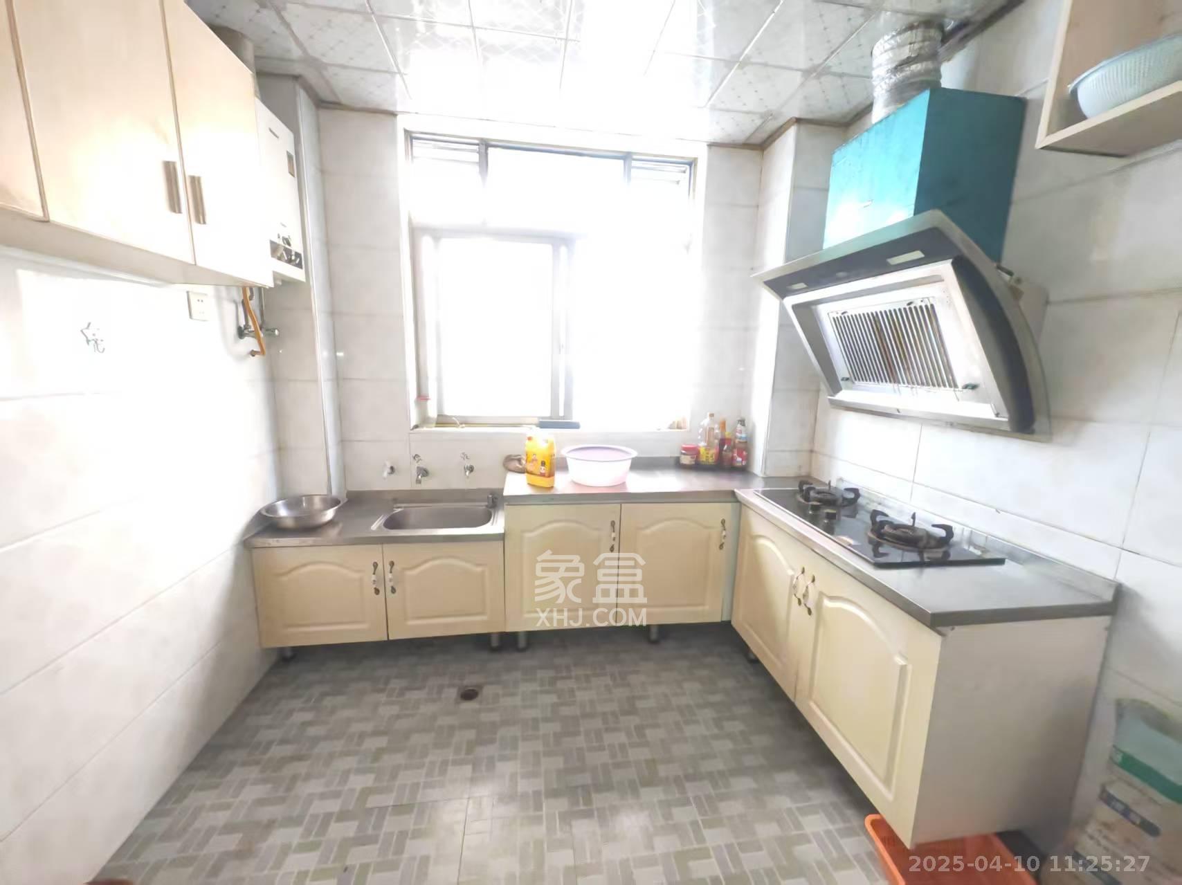 冠华槟榔园  2室2厅1卫    750.0元/月 冠华槟榔园  2室2厅1卫    750.0元/月室内图