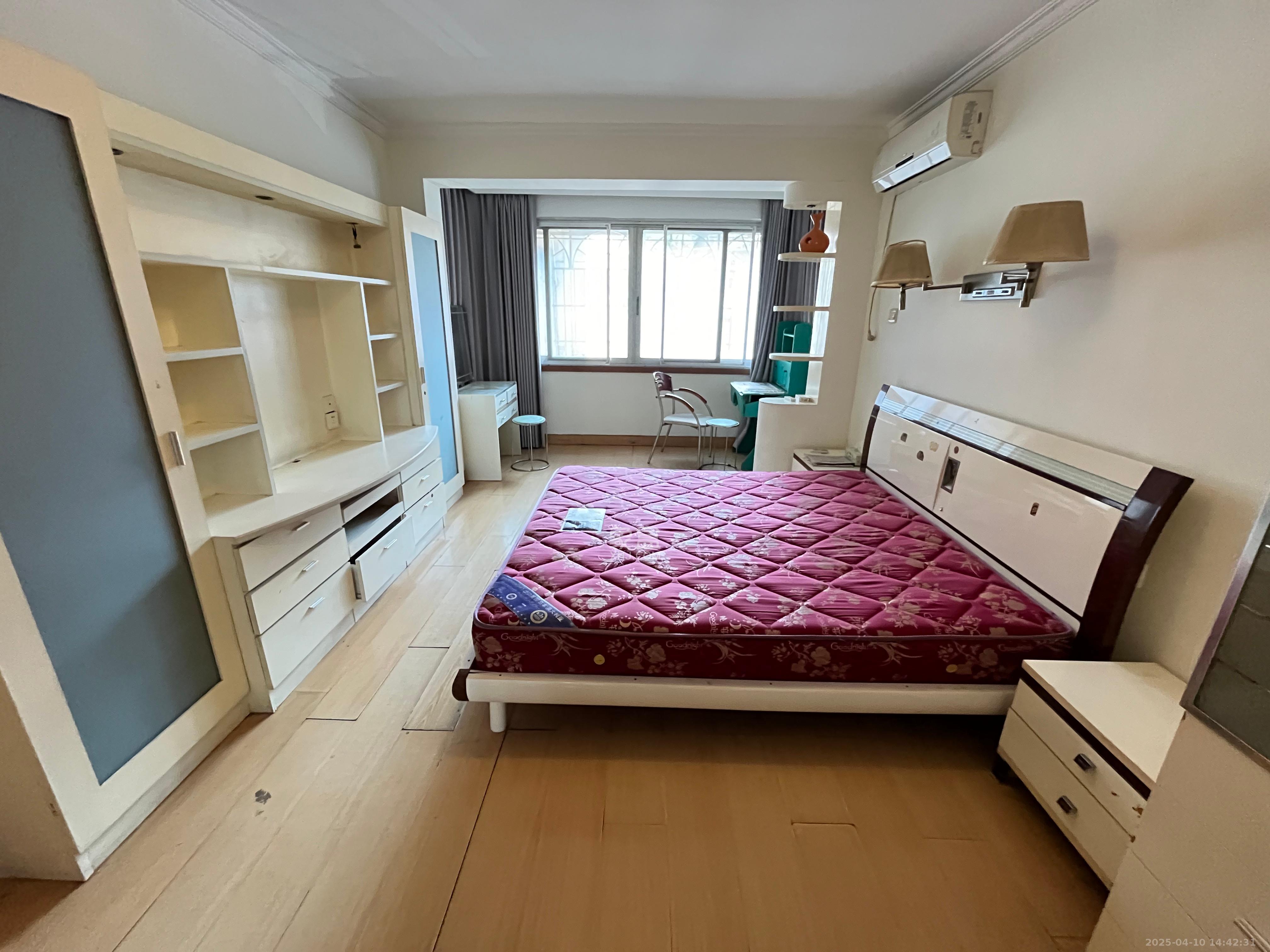 鸿园小区 3室2厅1卫 2300.0元/月 鸿园小区 3室2厅1卫 2300.0元/月室内图