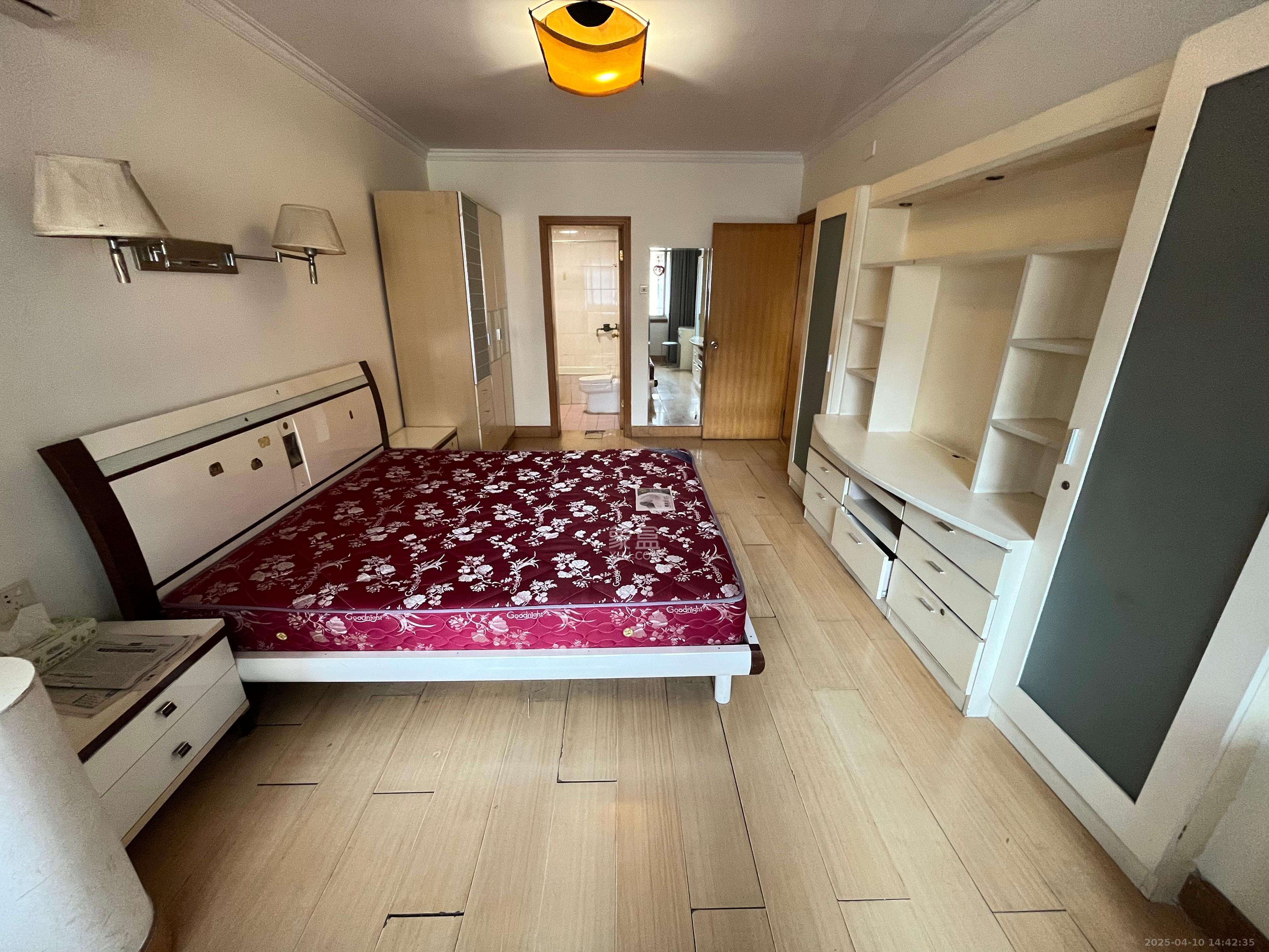 鸿园小区 3室2厅1卫 2300.0元/月 鸿园小区 3室2厅1卫 2300.0元/月室内图