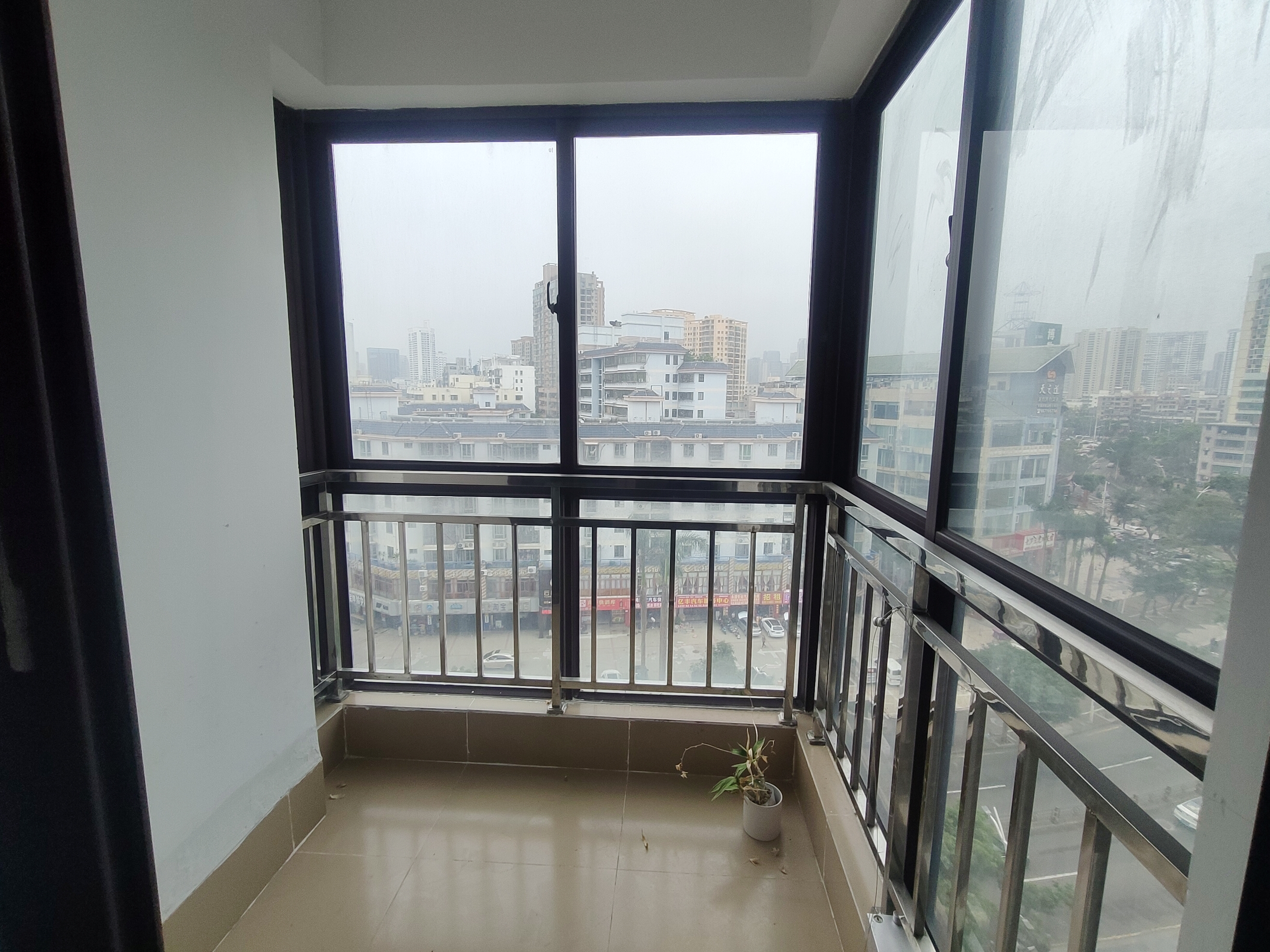 骏豪广场  3室2厅2卫   4500.00元/月室内图