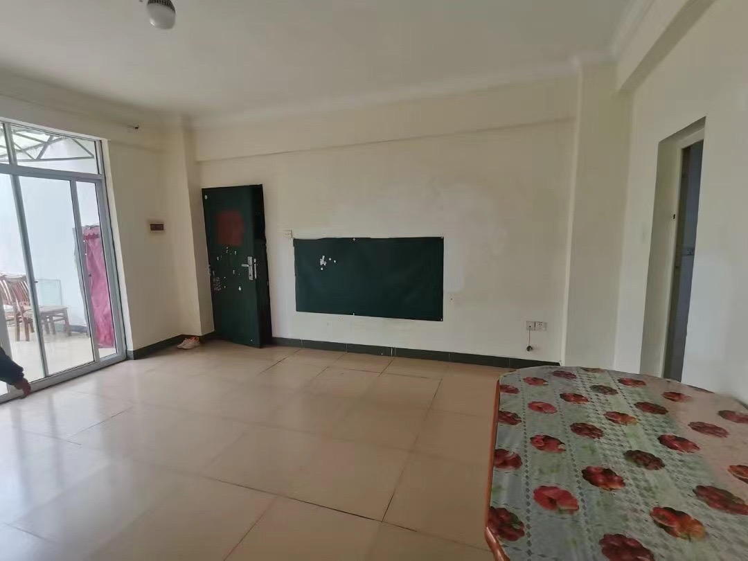 金楚小区 3室2厅1卫 98.0万 金楚小区 3室2厅1卫 98.0万客厅