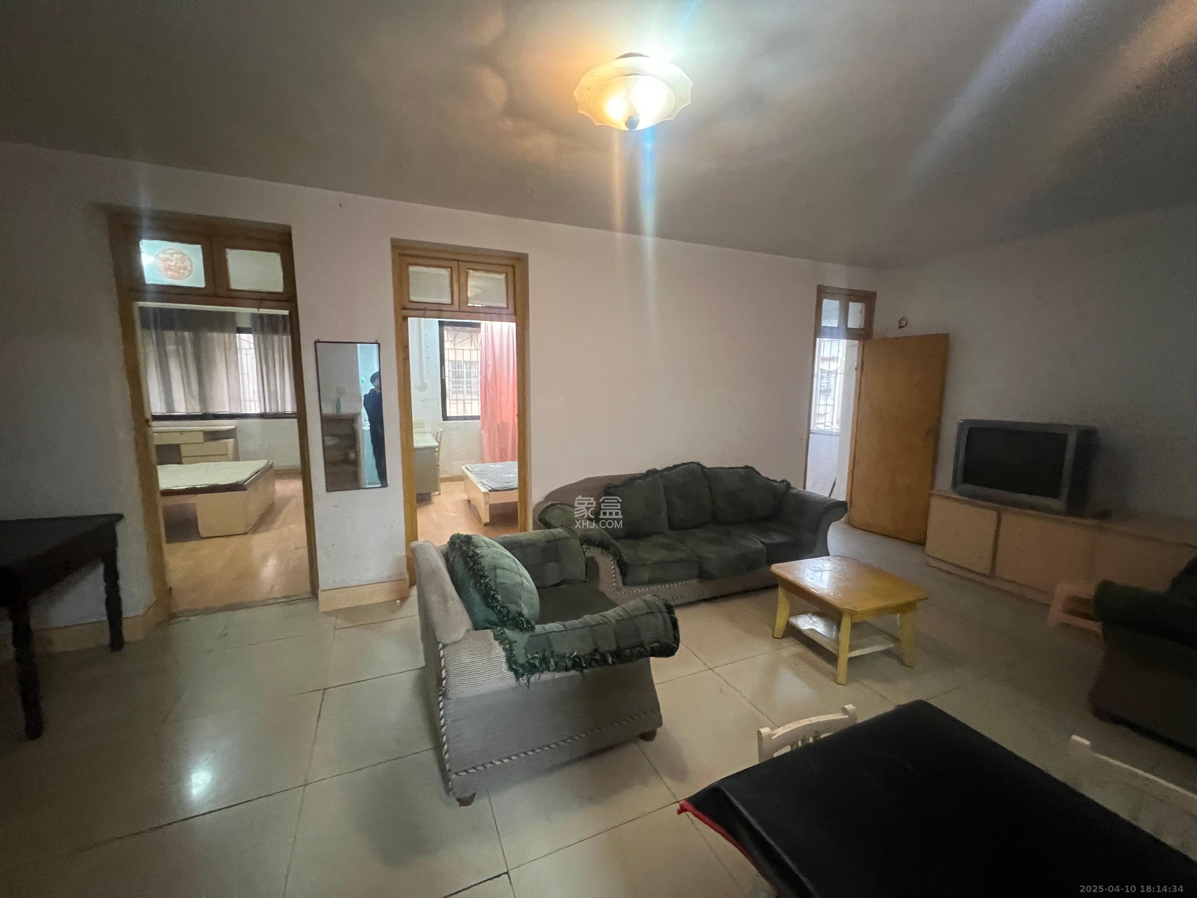 杏花苑 3室1厅1卫 1400.0元/月 杏花苑 3室1厅1卫 1400.0元/月室内图