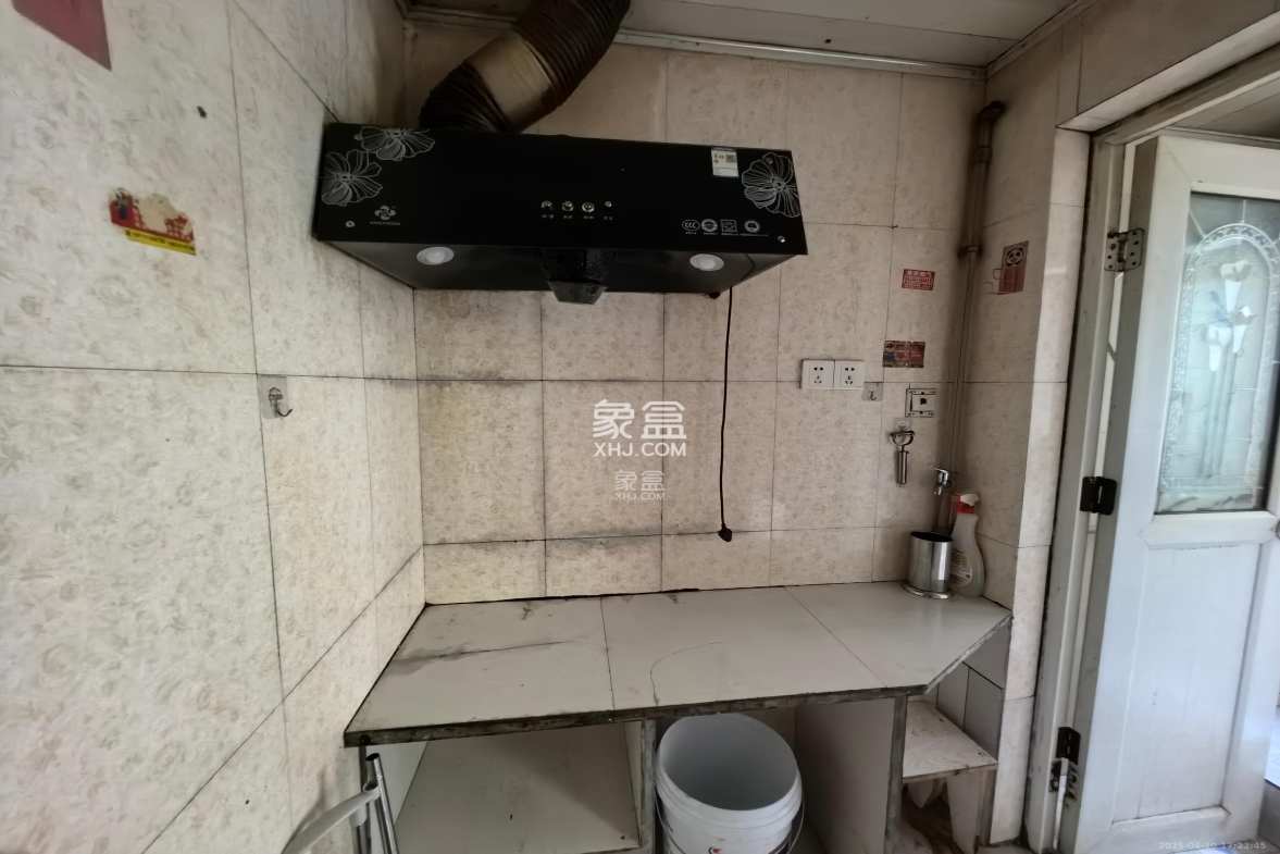 松雅安置小区 2室1厅1卫 800.0元/月 松雅安置小区 2室1厅1卫 800.0元/月室内图