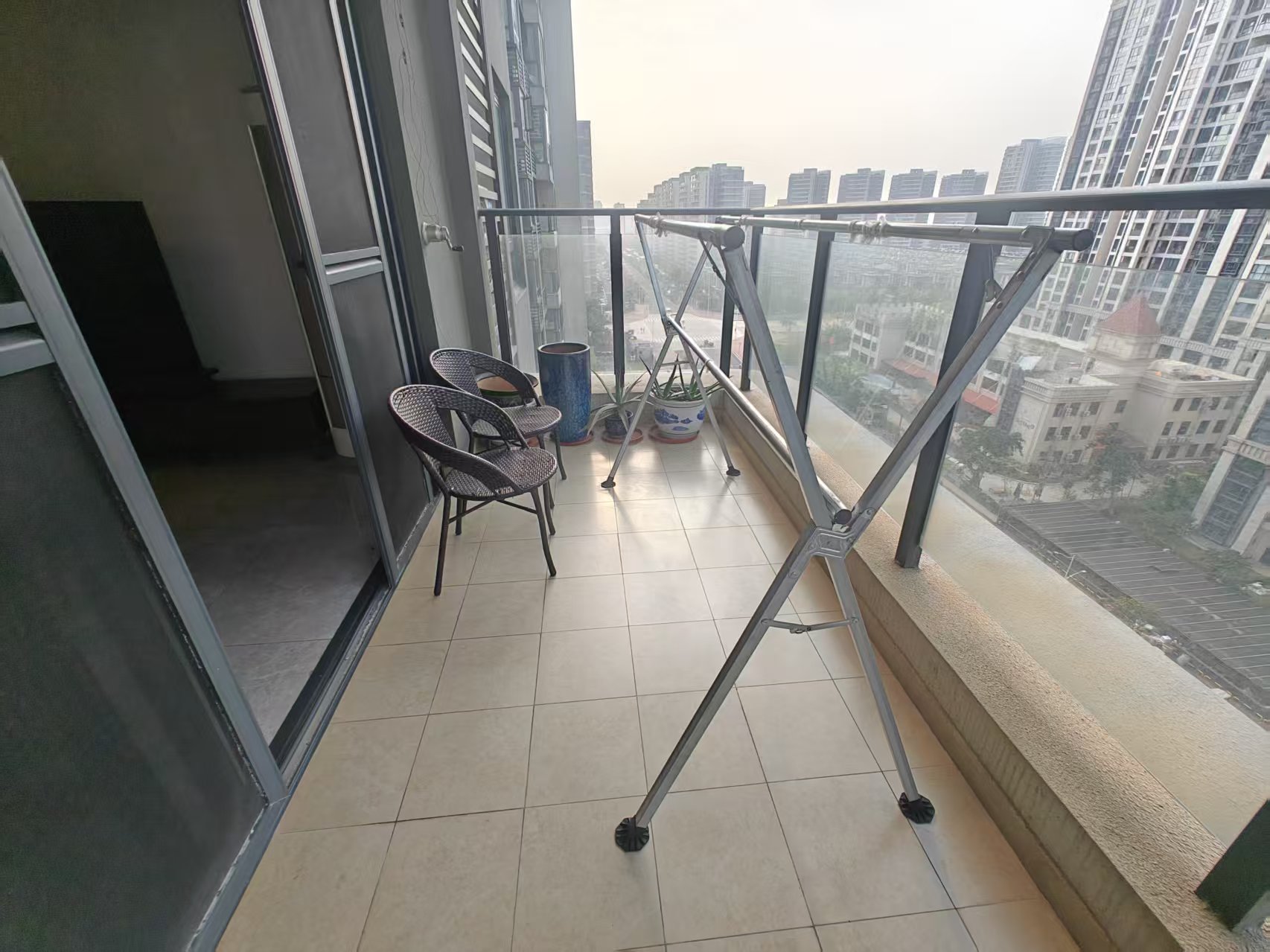 星华海岸城二期  3室2厅2卫    3000.0元/月 星华海岸城二期  3室2厅2卫    3000.0元/月室内图