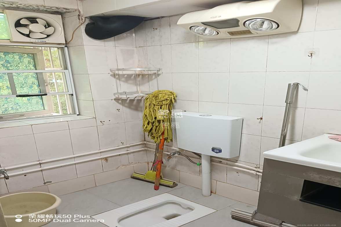 天心物业 3室1厅1卫 1600.0元/月 天心物业 3室1厅1卫 1600.0元/月室内图