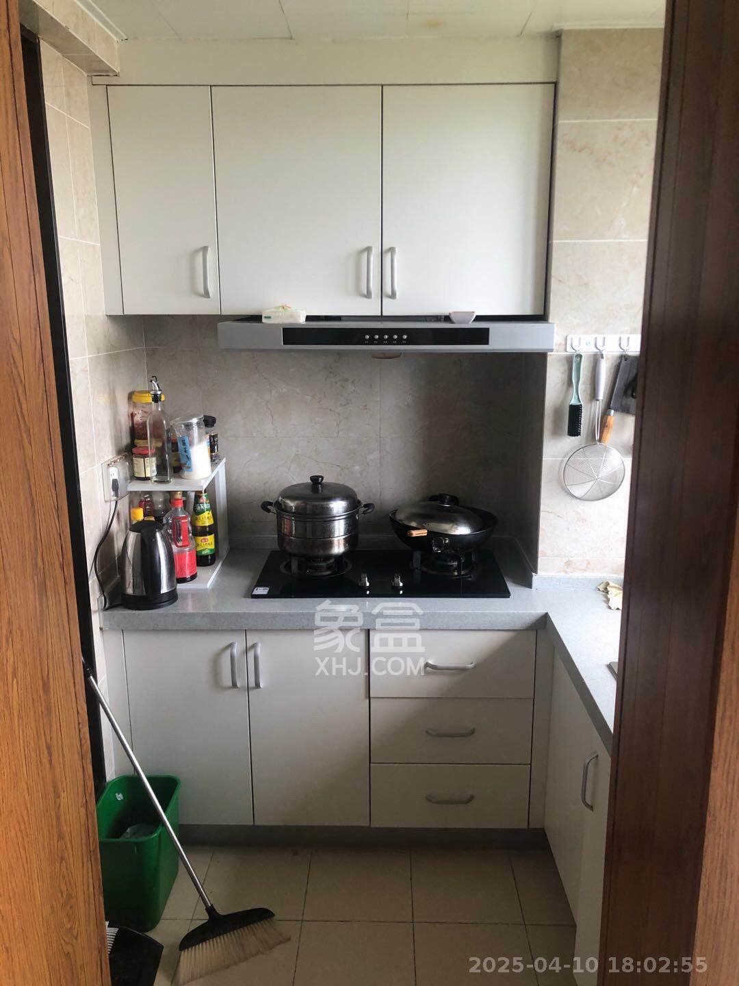 荣泰广场 1室1厅1卫 1200.0元/月 荣泰广场 1室1厅1卫 1200.0元/月室内图