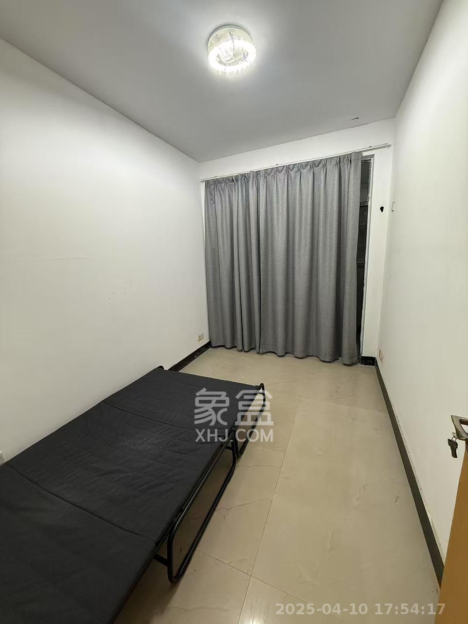 万煦园  3室1厅2卫   2400.00元/月室内图