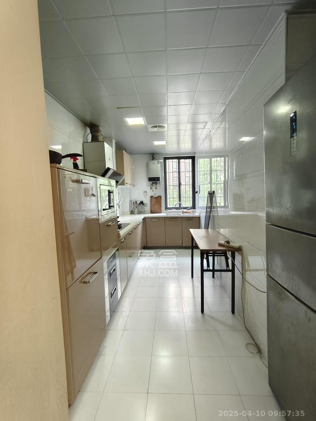 山水嘉园 4室2厅2卫 2500.0元/月 山水嘉园 4室2厅2卫 2500.0元/月室内图