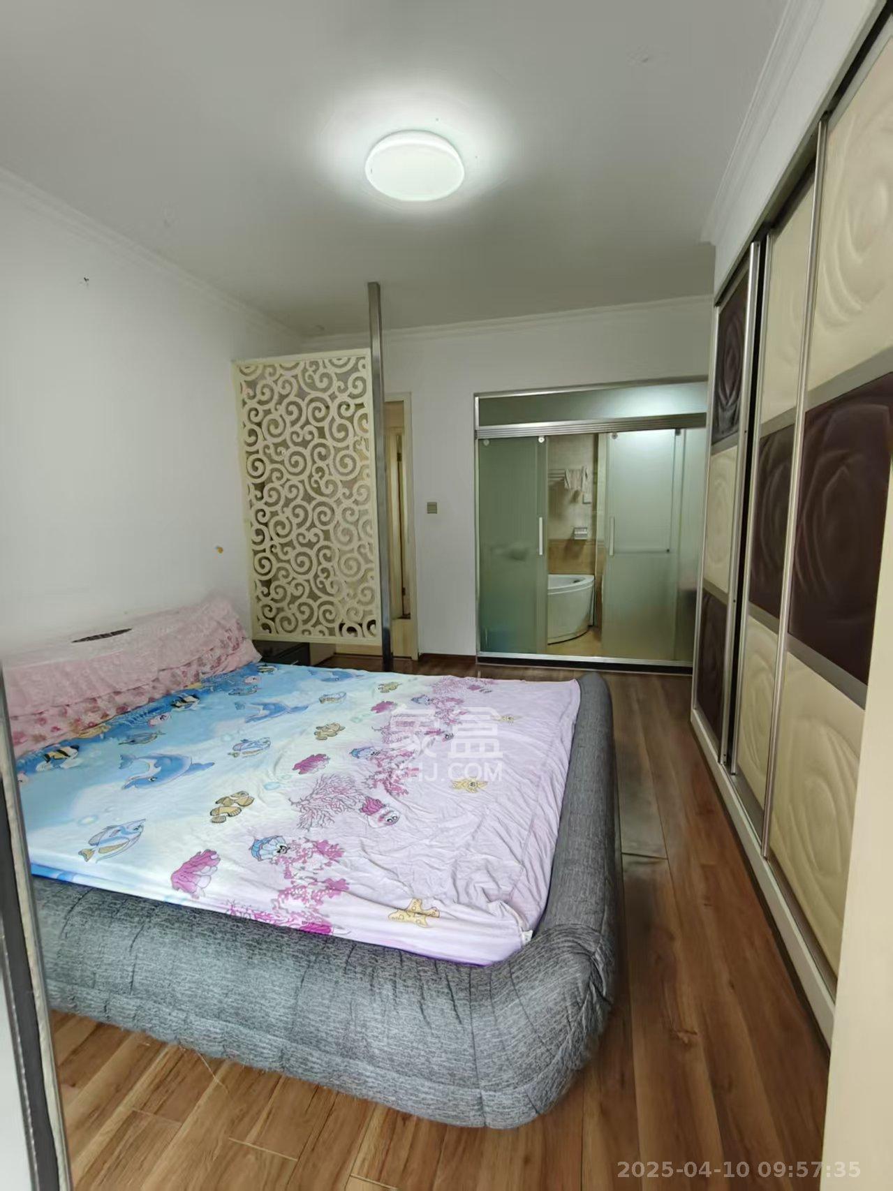 山水嘉园 4室2厅2卫 2500.0元/月 山水嘉园 4室2厅2卫 2500.0元/月室内图