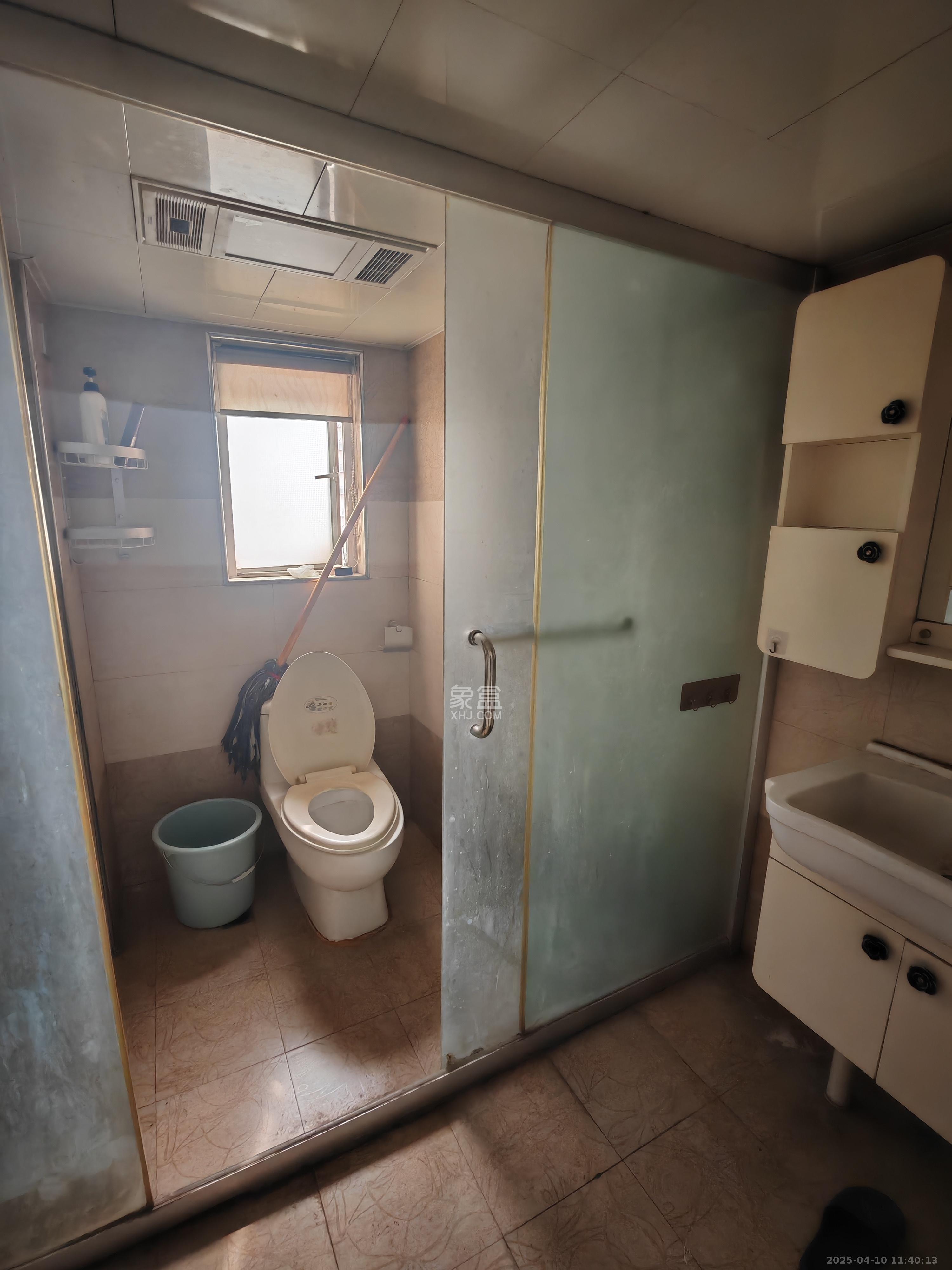 南国嘉苑 5室2厅2卫 3200.0元/月 南国嘉苑 5室2厅2卫 3200.0元/月室内图