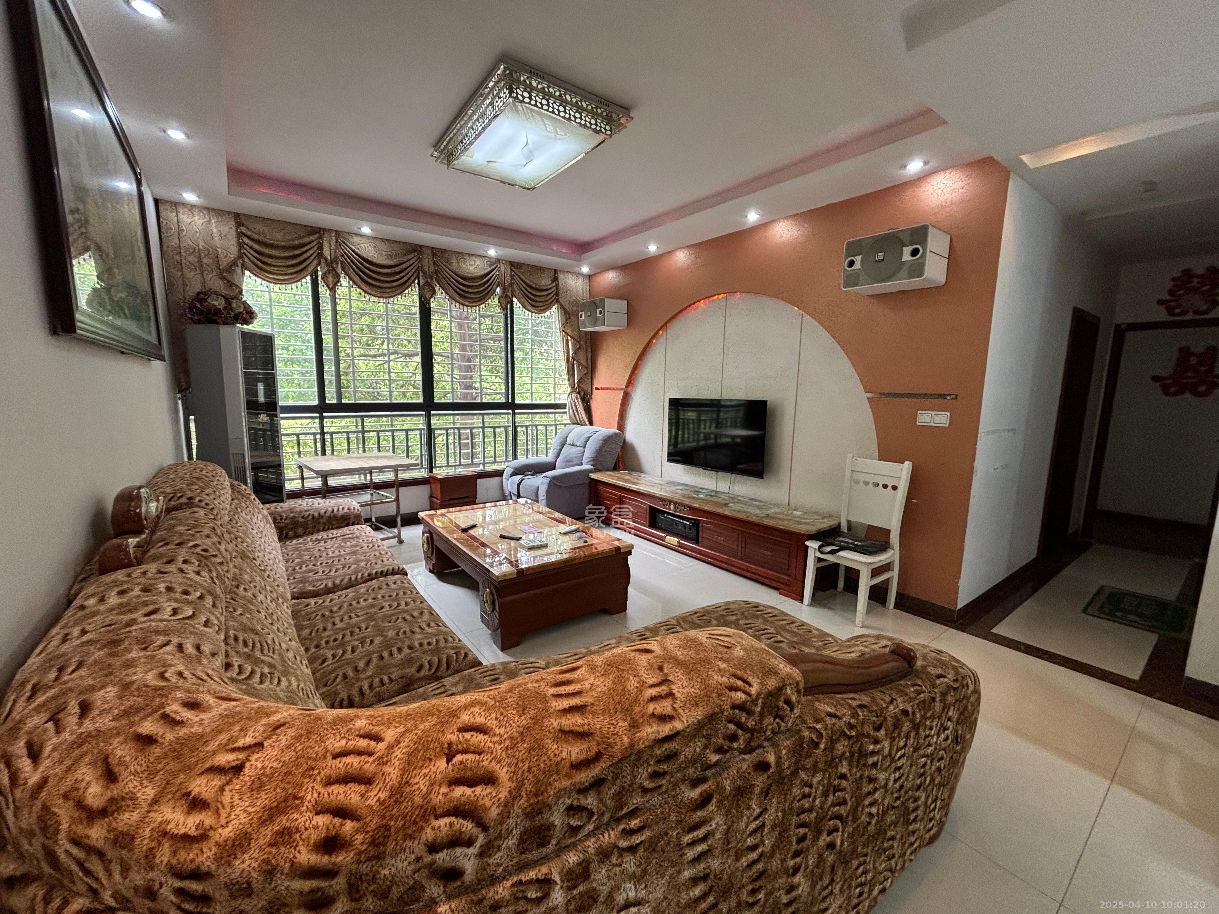 枫华府第  3室2厅2卫    2100.0元/月 枫华府第  3室2厅2卫    2100.0元/月