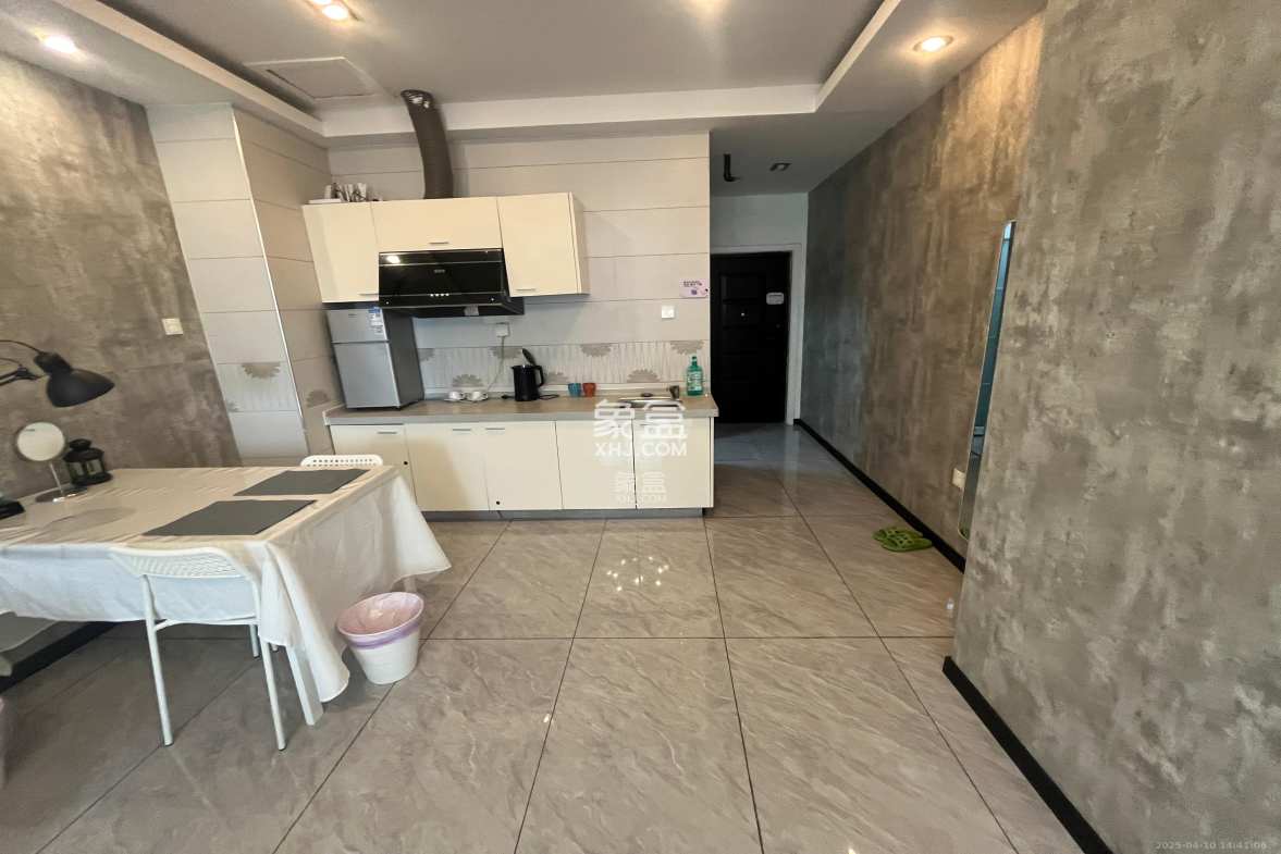 昊天大厦 1室1厅1卫 2300.0元/月 昊天大厦 1室1厅1卫 2300.0元/月室内图