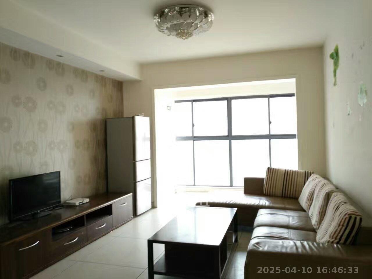 保利麓谷林语C区  3室2厅1卫   2300.00元/月