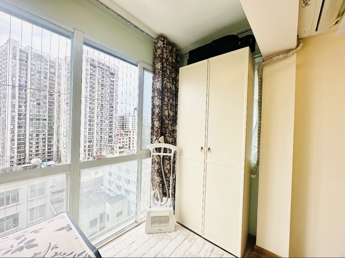 蓝水湾二期  2室2厅1卫    129.0万 蓝水湾二期  2室2厅1卫    129.0万客厅