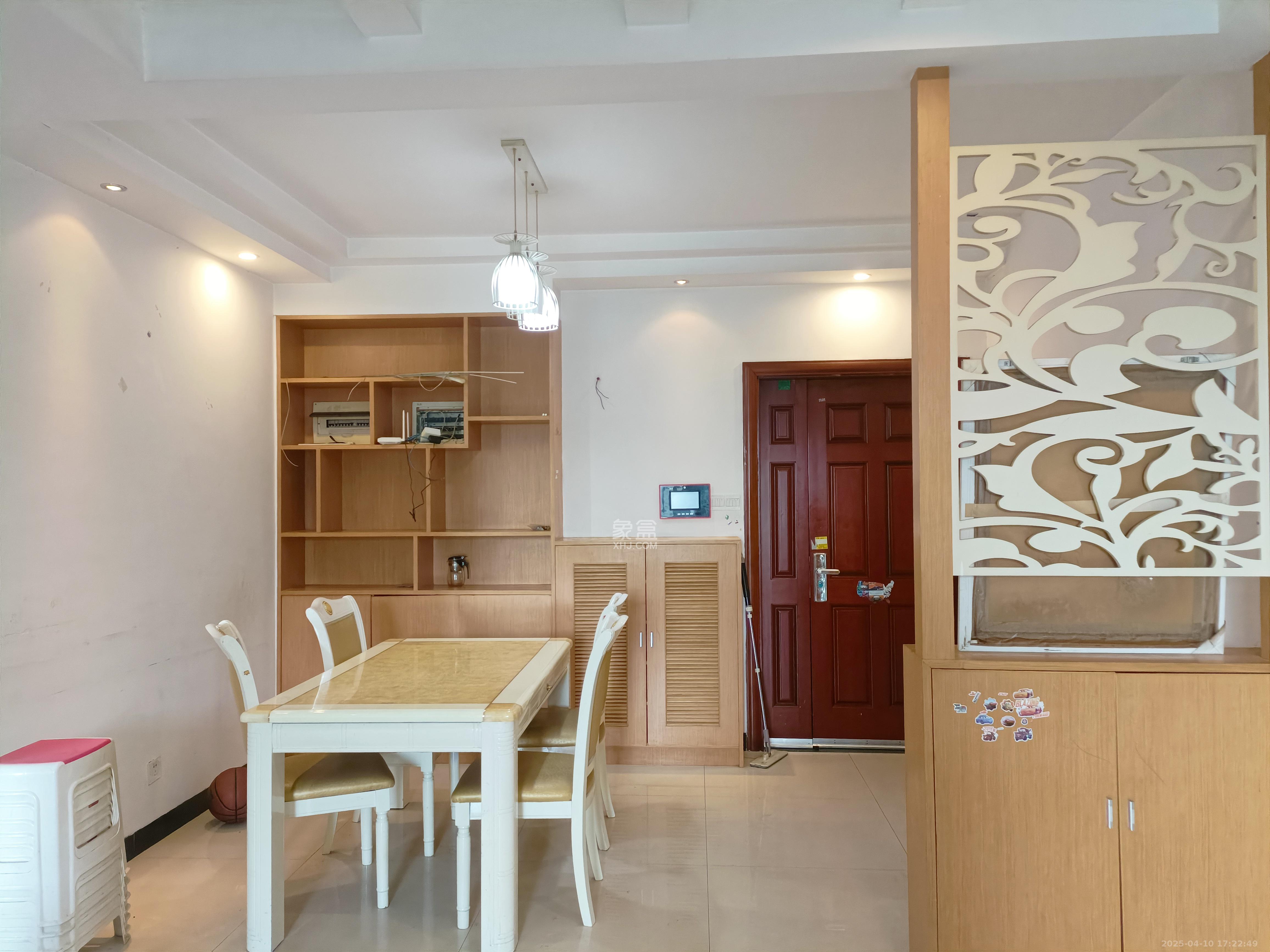 绿城桂花城 3室2厅1卫 2600.0元/月 绿城桂花城 3室2厅1卫 2600.0元/月室内图