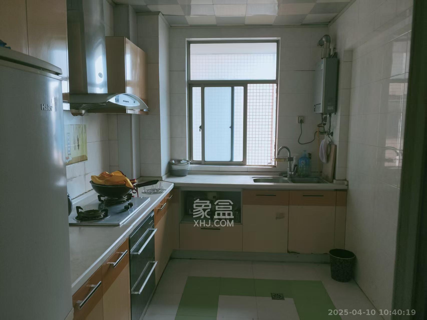 王府井公寓(福源公寓)  3室2厅2卫    4500.0元/月 王府井公寓(福源公寓)  3室2厅2卫    4500.0元/月室内图