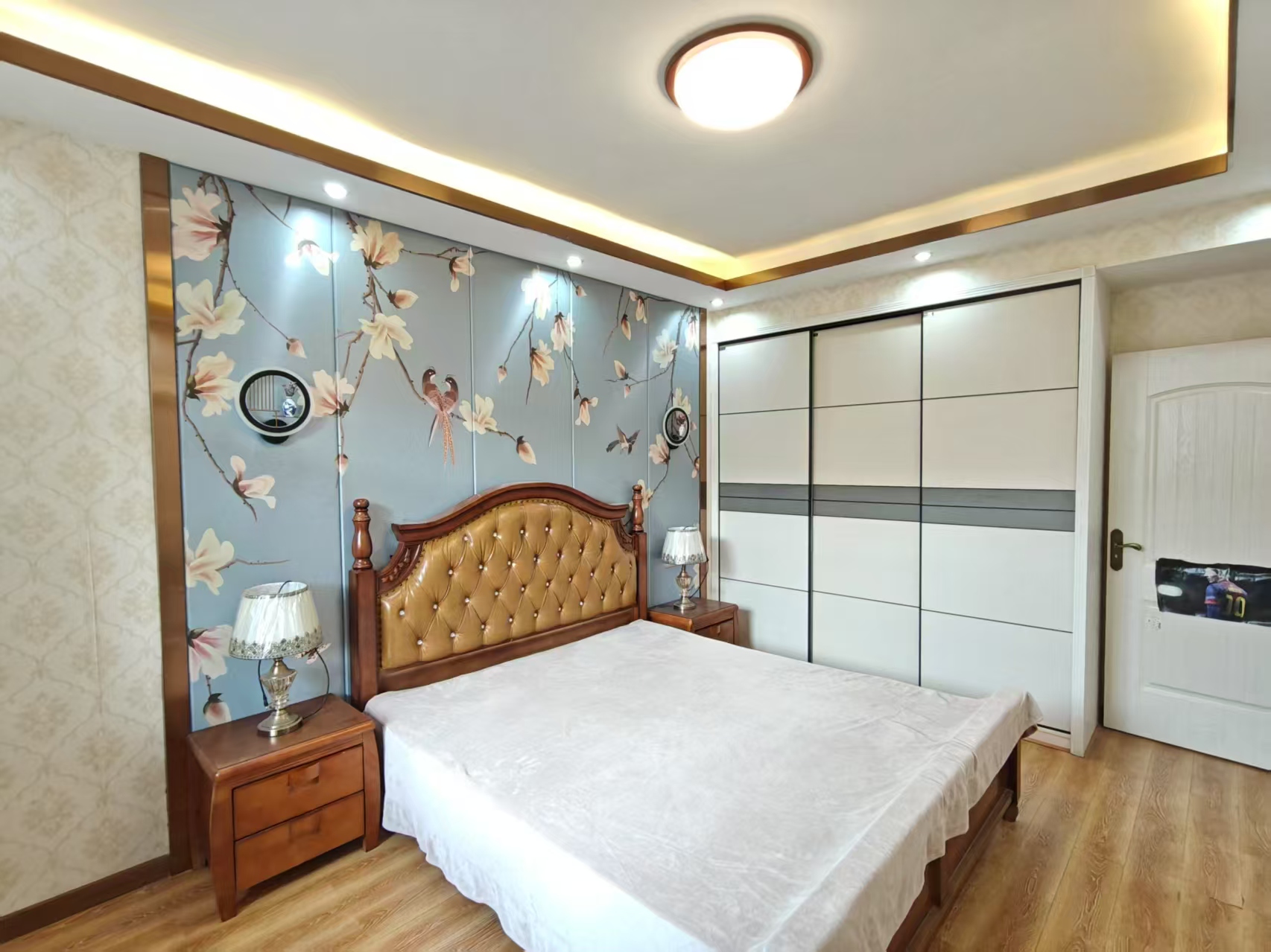 涟钢大市场 3室2厅1卫 19.8万 涟钢大市场 3室2厅1卫 19.8万客厅