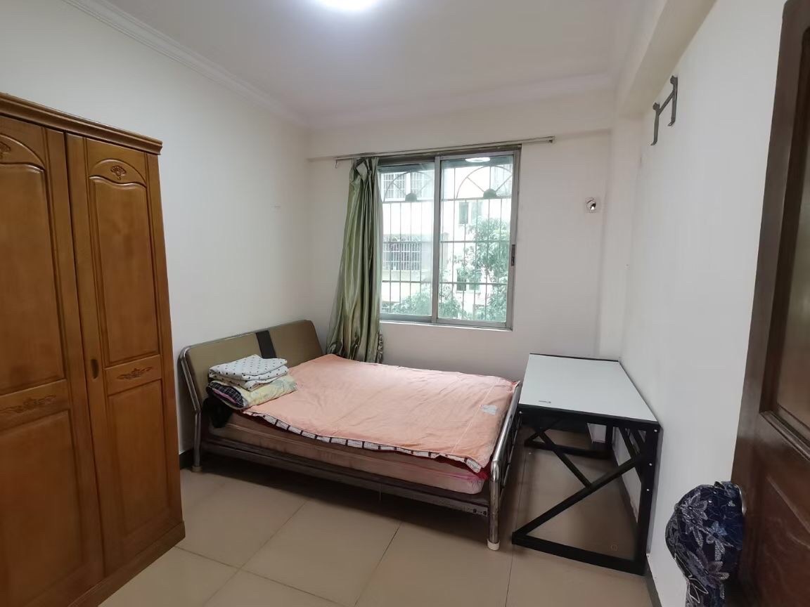 金楚小区 3室2厅1卫 98.0万 金楚小区 3室2厅1卫 98.0万客厅