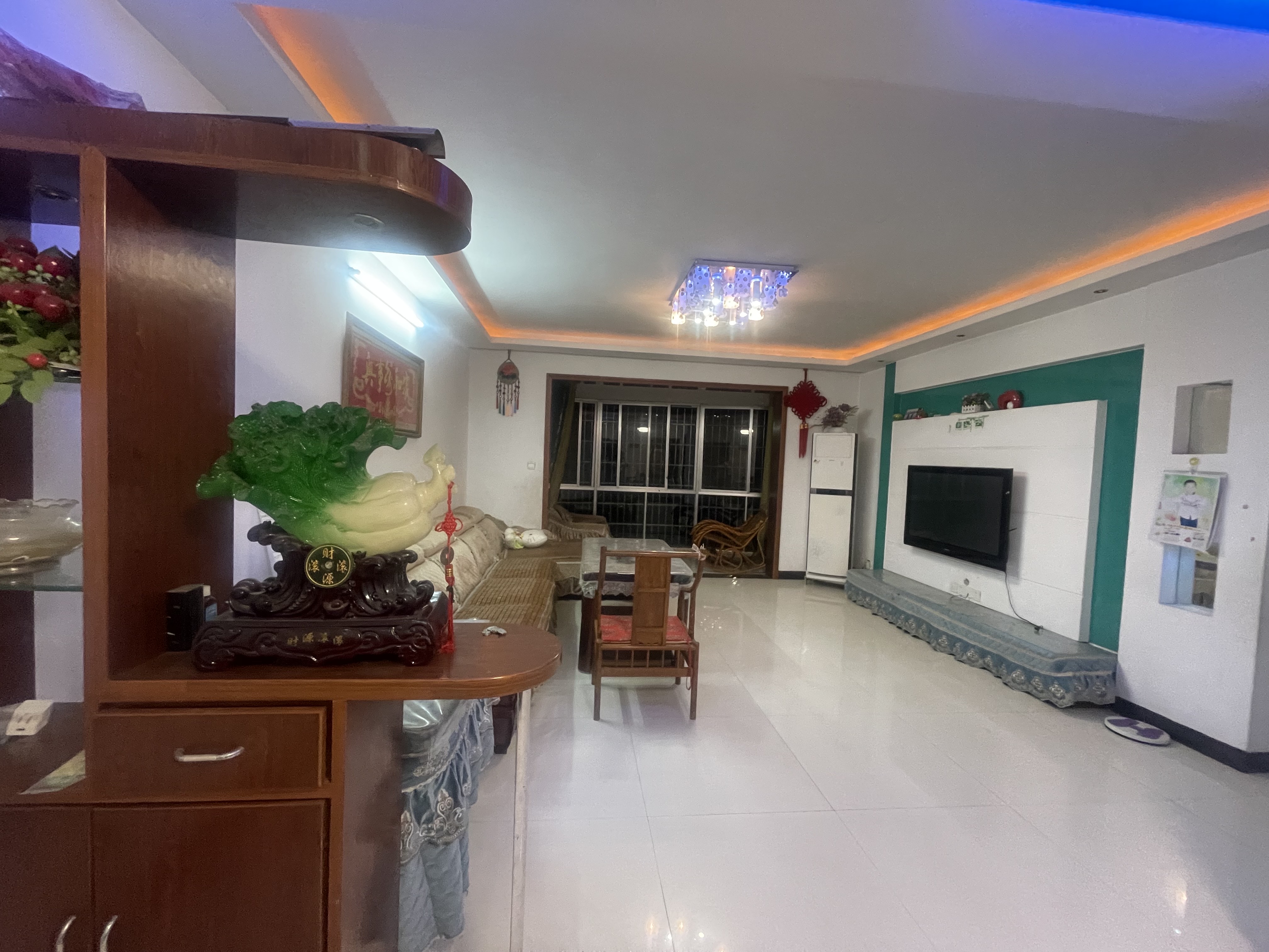 龙庭贵筑 3室2厅0卫 60.8万 龙庭贵筑 3室2厅0卫 60.8万客厅