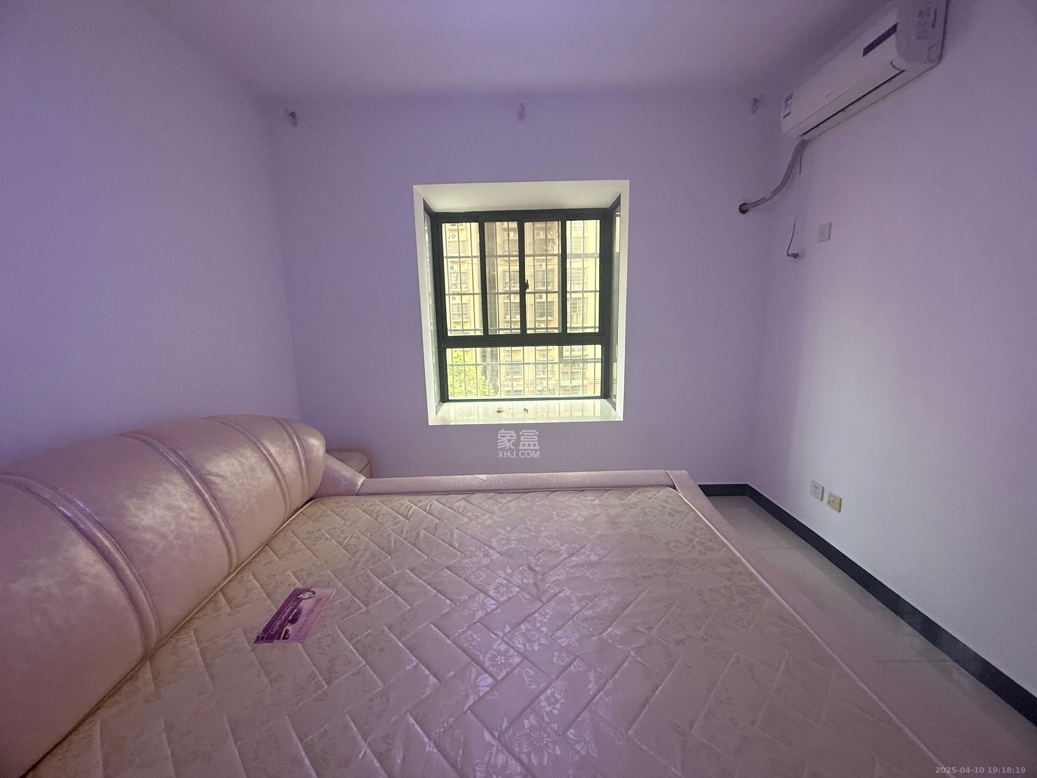 岳华嘉园 3室2厅2卫 2200.0元/月 岳华嘉园 3室2厅2卫 2200.0元/月室内图