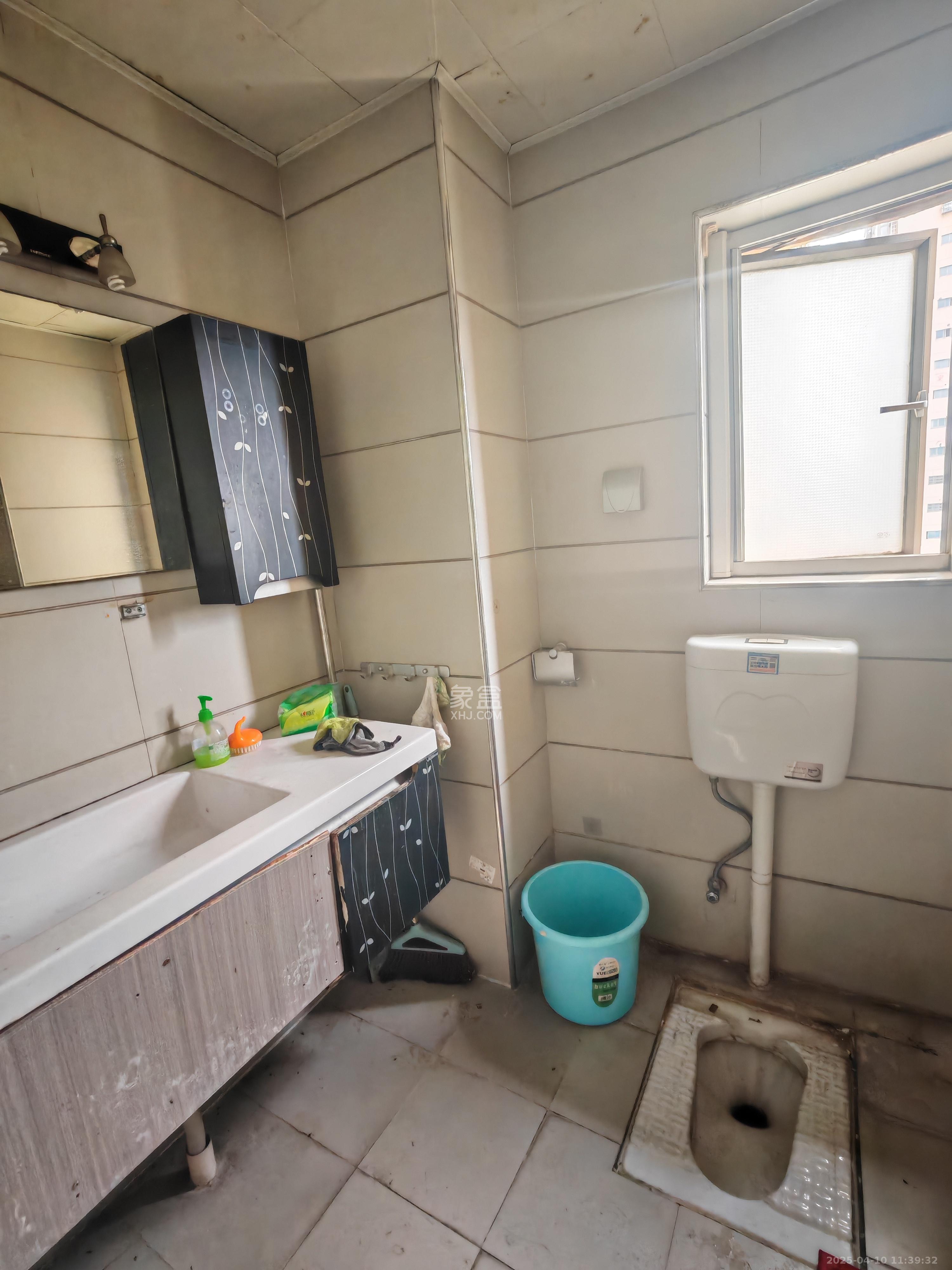 南国嘉苑 5室2厅2卫 3200.0元/月 南国嘉苑 5室2厅2卫 3200.0元/月室内图