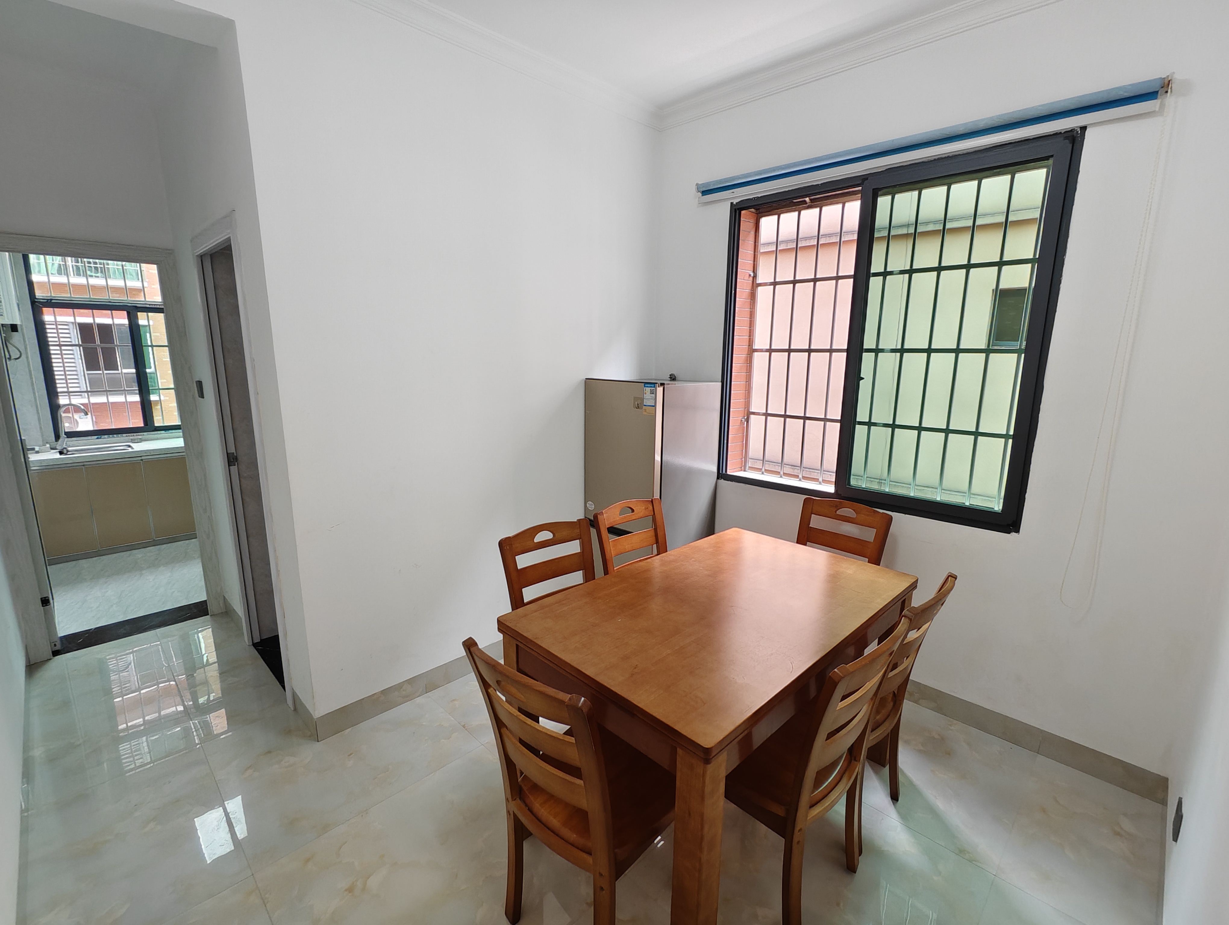 立新长湖安置区(水映豪廷安置房) 2室1厅1卫 1300.0元/月 立新长湖安置区(水映豪廷安置房) 2室1厅1卫 1300.0元/月室内图