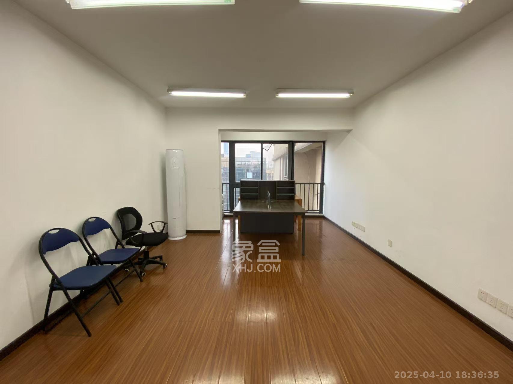 天健壹平方英里（天健芙蓉盛世二期）  3室2厅2卫   4800.00元/月室内图