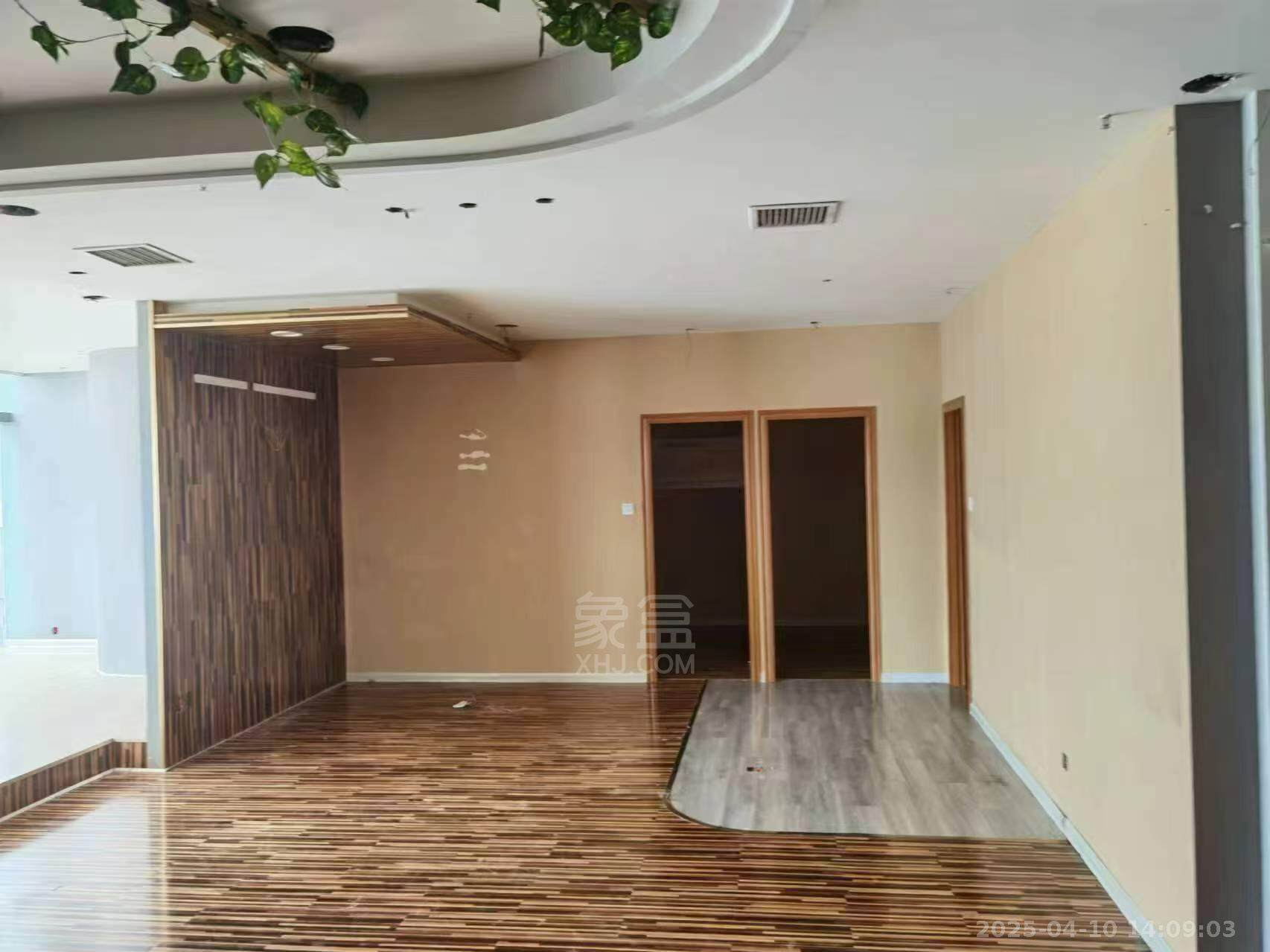 大汉希尔顿 3室1厅1卫 8000.0元/月 大汉希尔顿 3室1厅1卫 8000.0元/月户型图