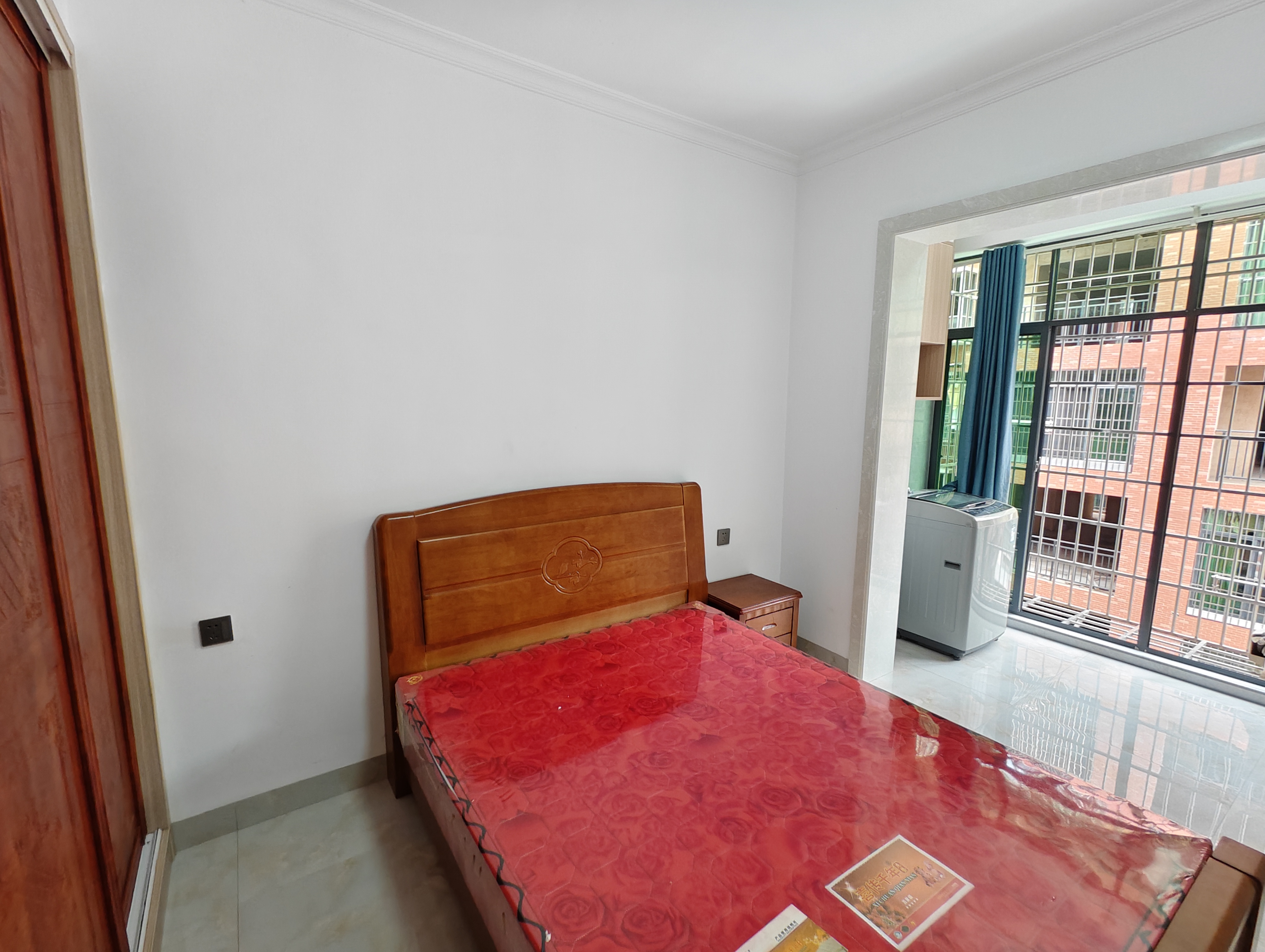 立新长湖安置区(水映豪廷安置房) 2室1厅1卫 1300.0元/月 立新长湖安置区(水映豪廷安置房) 2室1厅1卫 1300.0元/月室内图