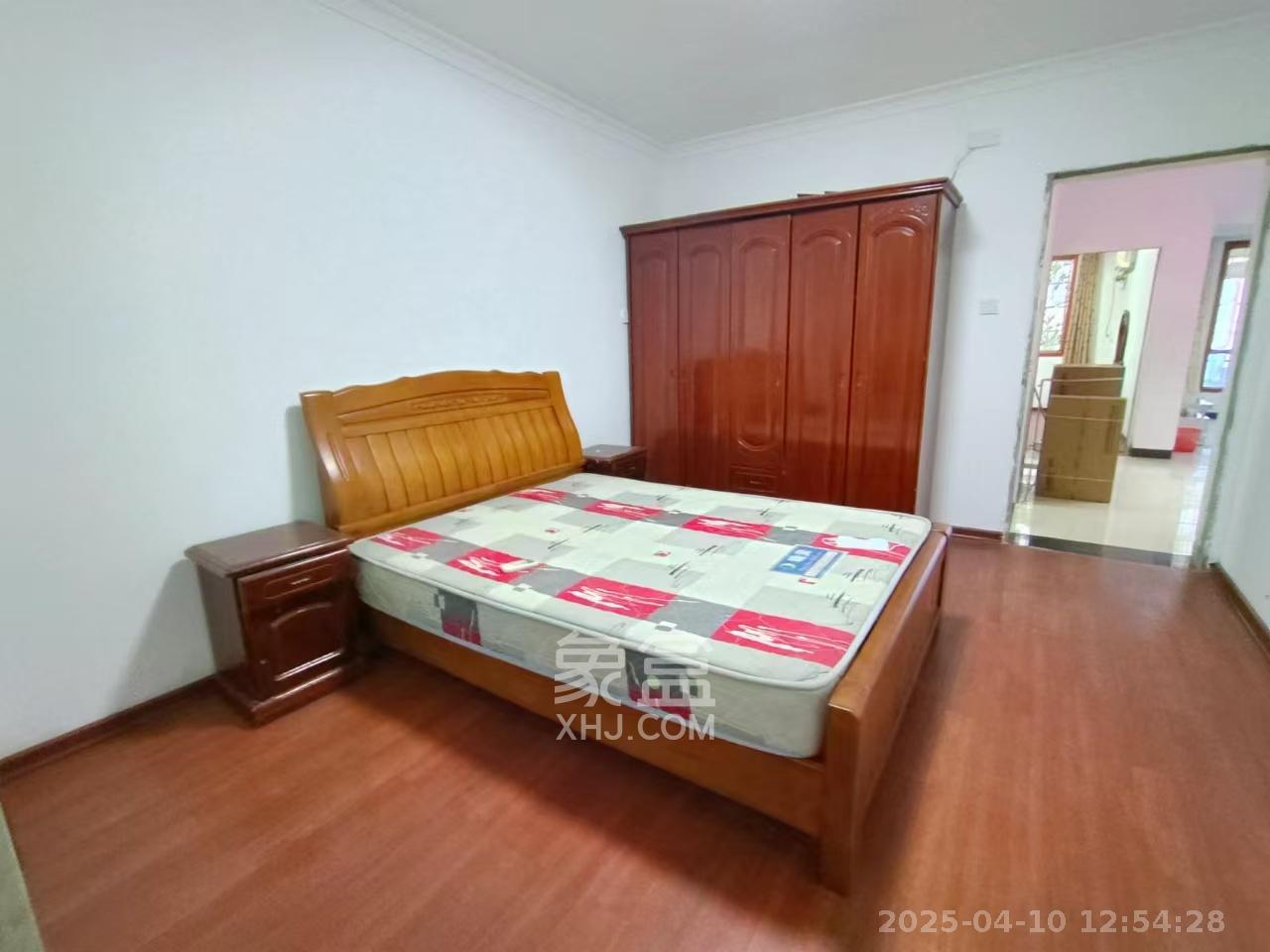 阳明山庄  3室2厅1卫   2200.00元/月室内图