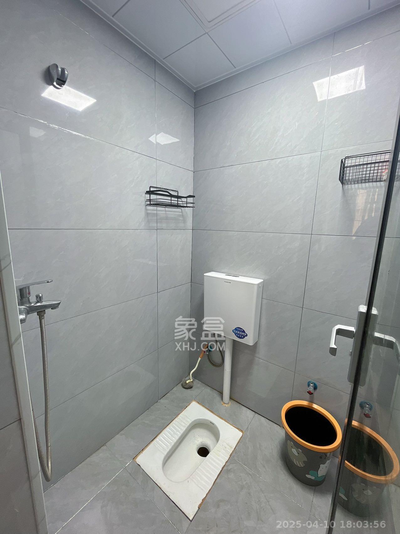 八家湾小区  1室1厅1卫   1360.00元/月室内图