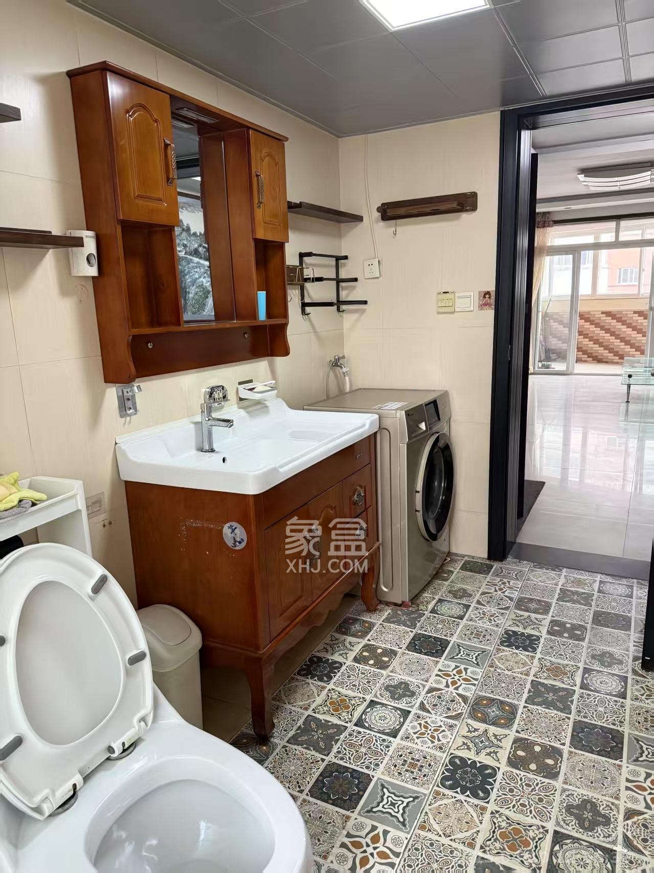 晶华美地  2室2厅1卫   1800.00元/月室内图