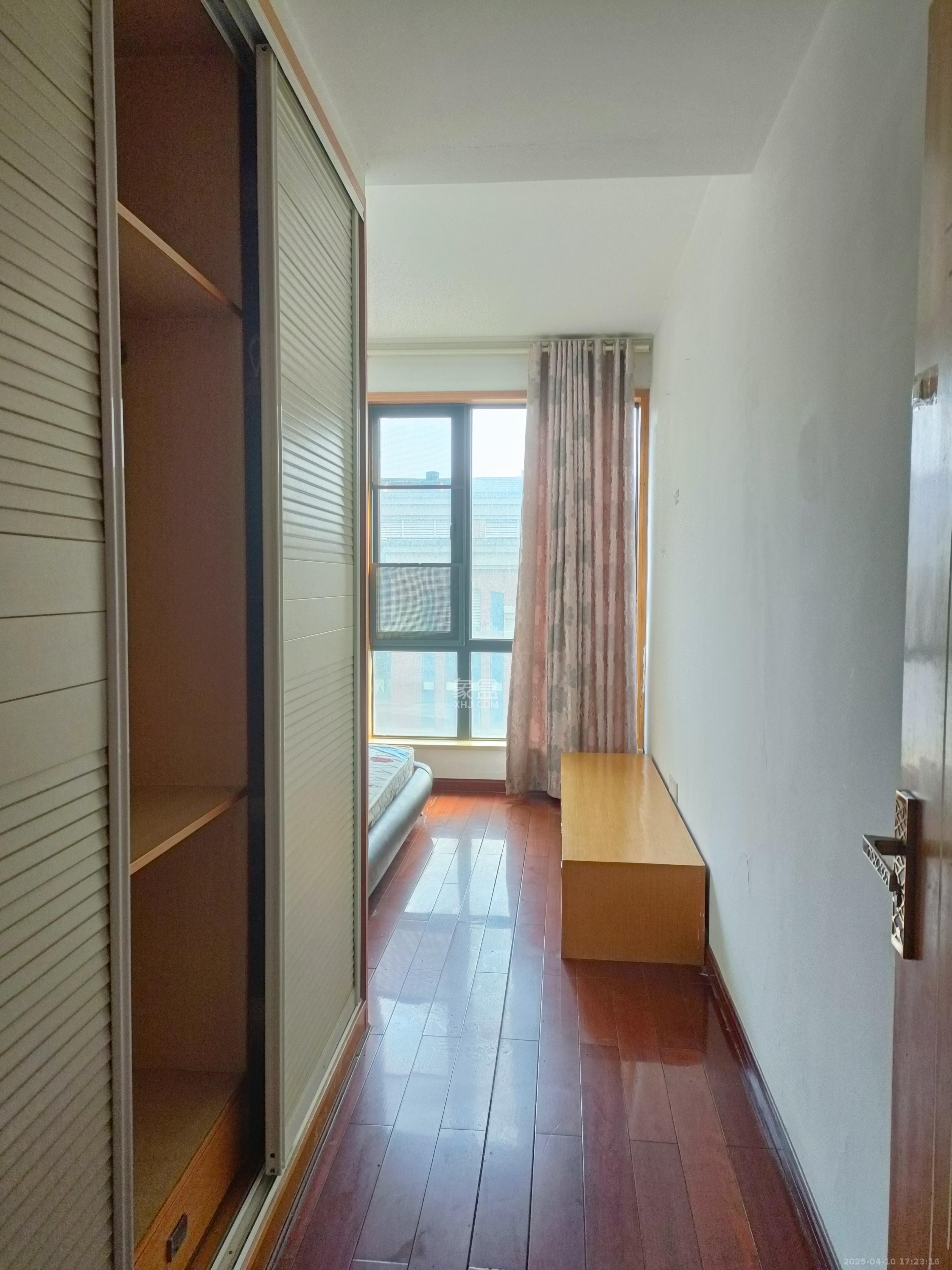 绿城桂花城 3室2厅1卫 2600.0元/月 绿城桂花城 3室2厅1卫 2600.0元/月室内图