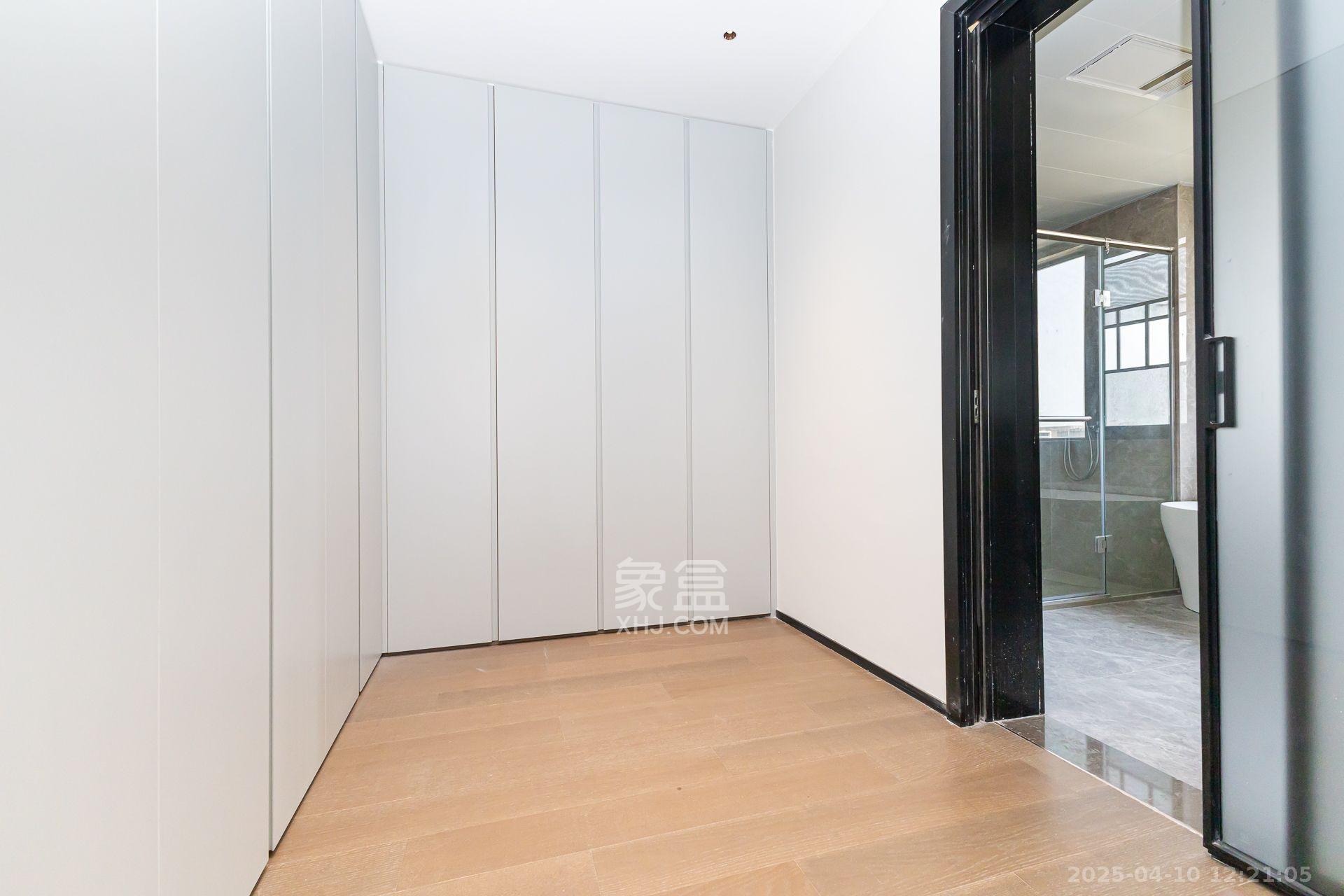 越秀湘江星汇城三期  4室2厅3卫    8500.0元/月 越秀湘江星汇城三期  4室2厅3卫    8500.0元/月室内图